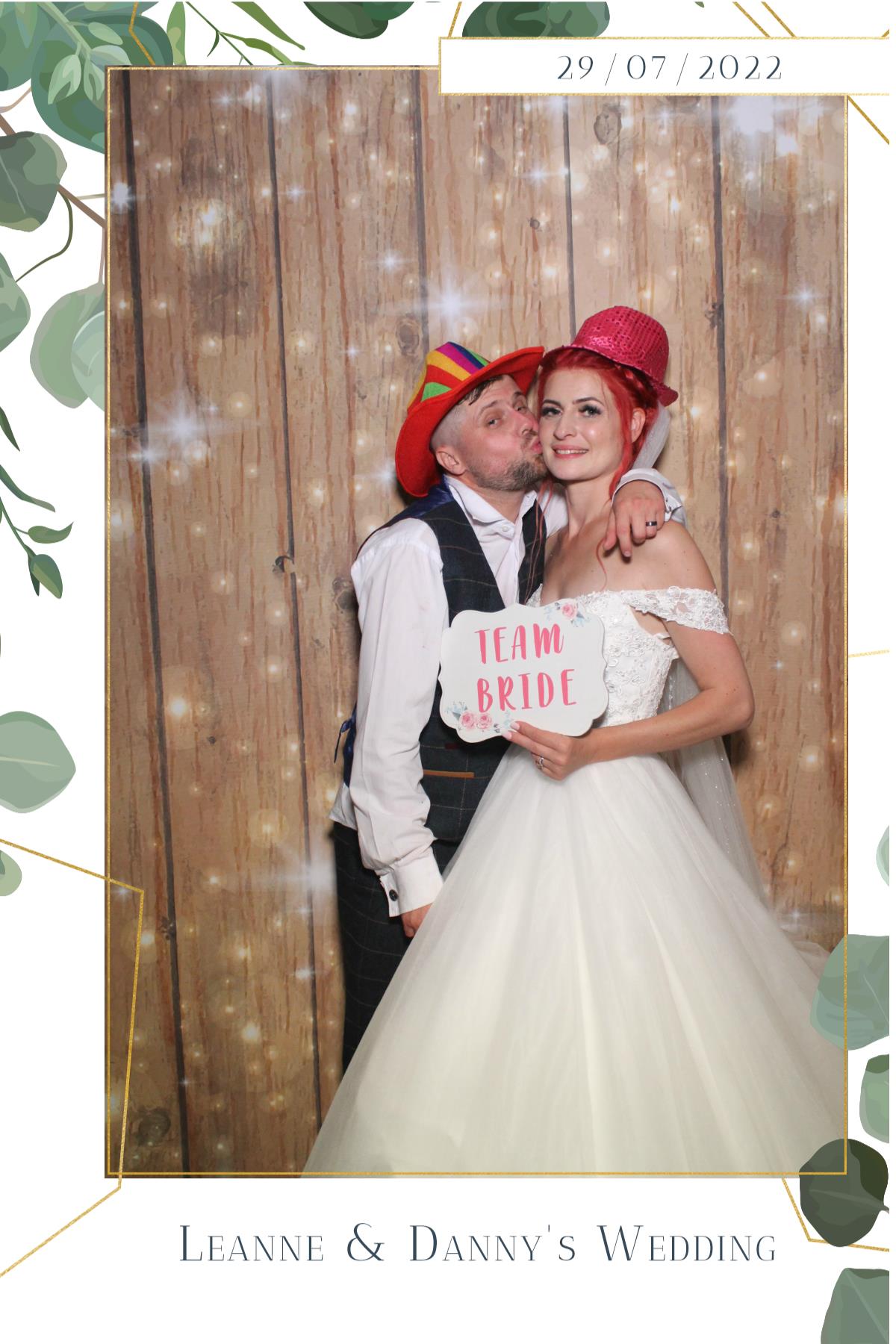Leanne & Danny | View more photos from the event at gallery.magicimages.uk/u/MagicImages/Leanne-Danny