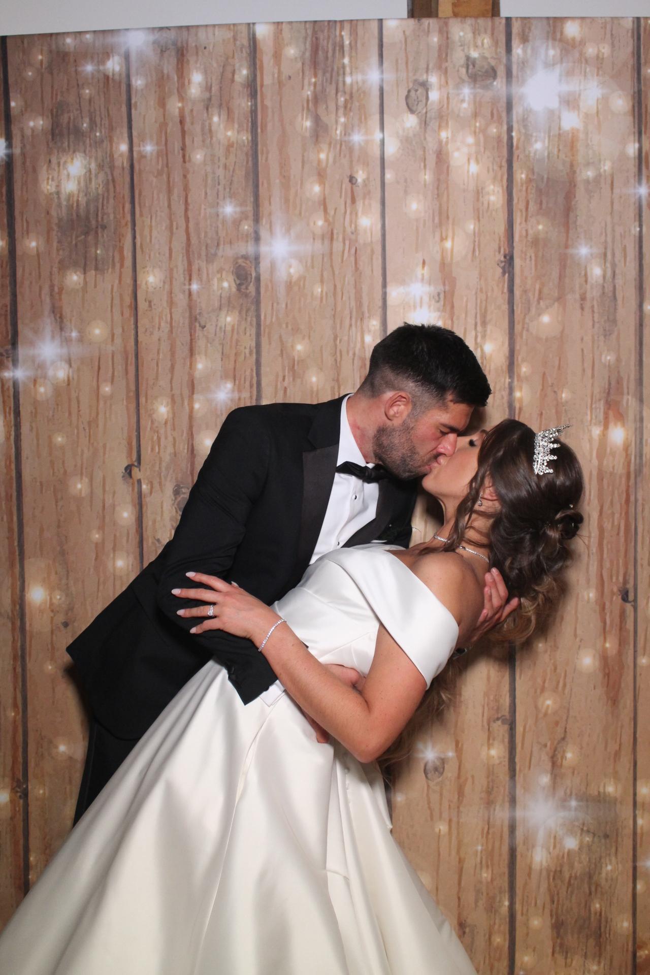Melissa & Tom  | View more photos from the event at gallery.magicimages.uk/u/MagicImages/Melissa-Tom