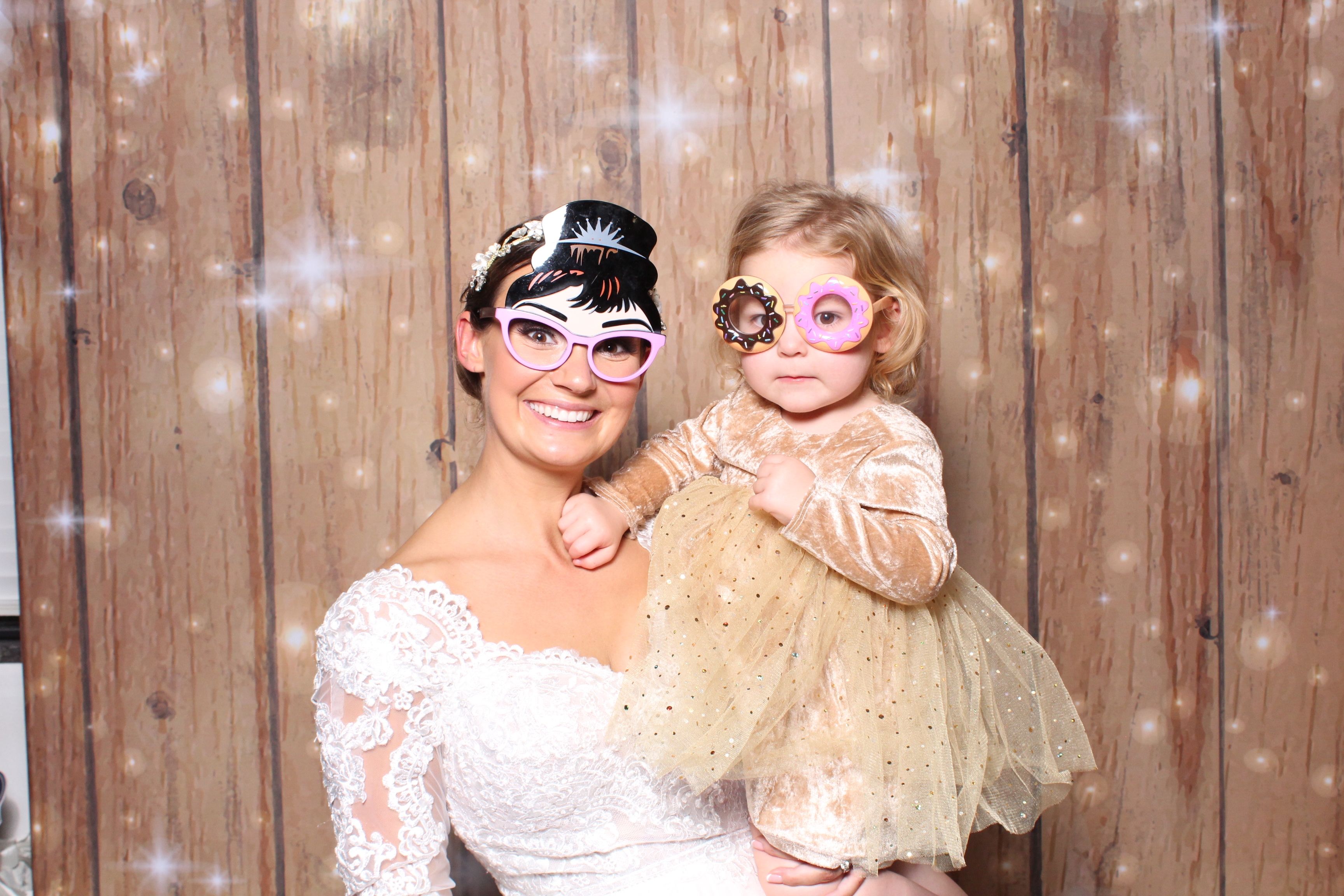 Molly & Rhys  | View more photos from the event at gallery.magicimages.uk/u/MagicImages/Molly-Rhys