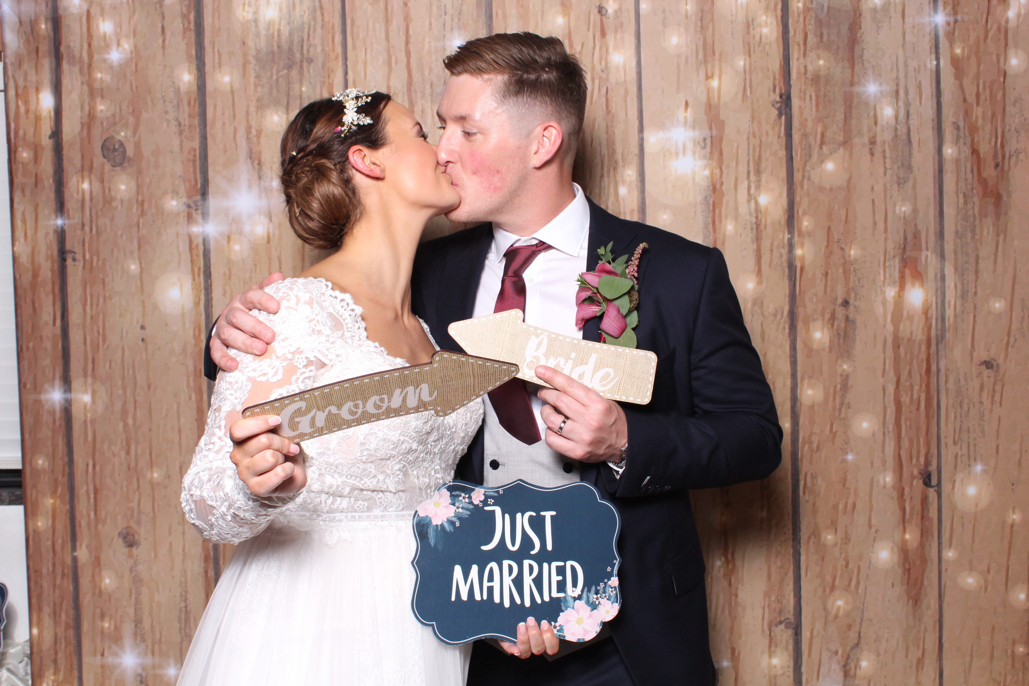 Molly & Rhys  | View more photos from the event at gallery.magicimages.uk/u/MagicImages/Molly-Rhys