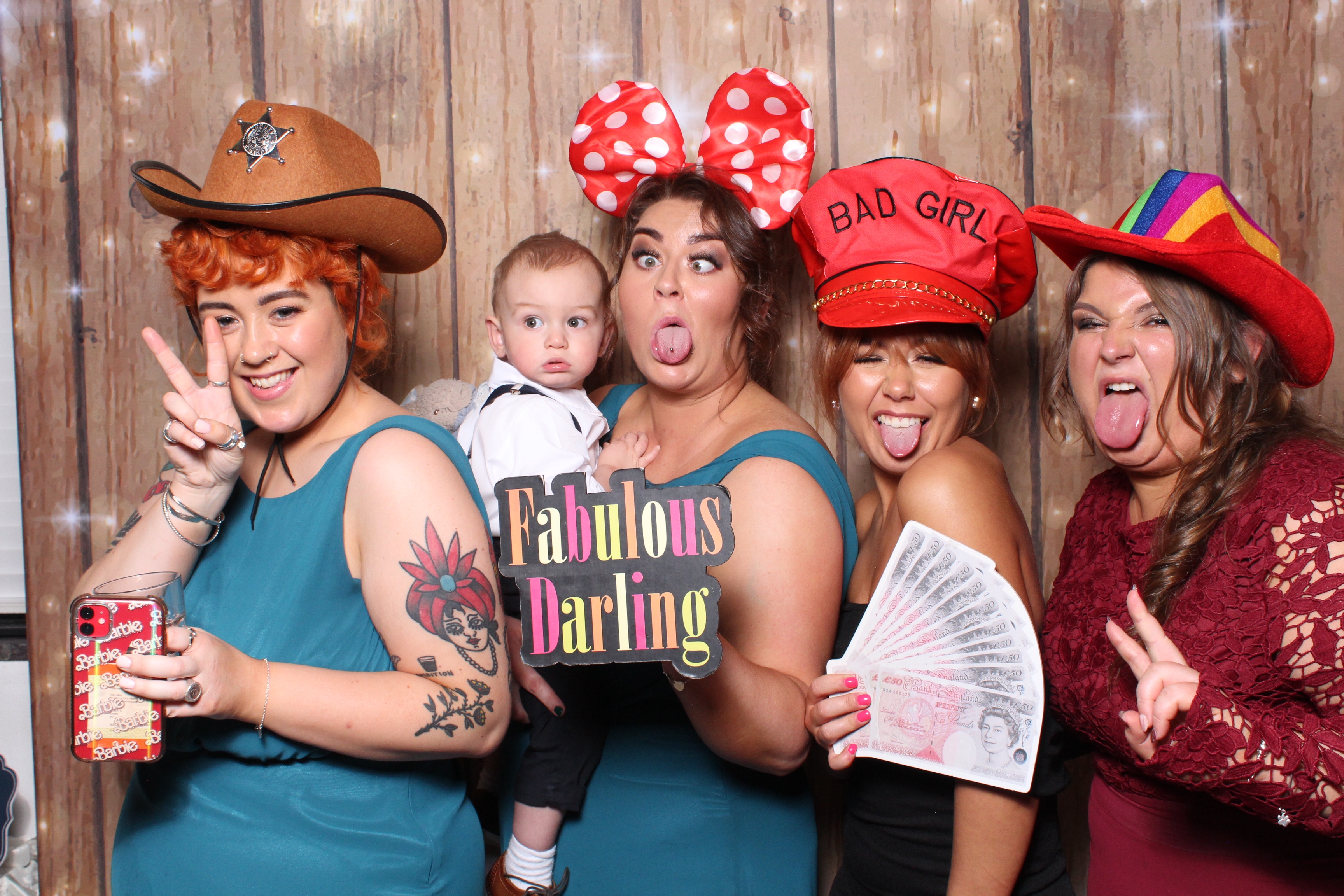 Molly & Rhys  | View more photos from the event at gallery.magicimages.uk/u/MagicImages/Molly-Rhys