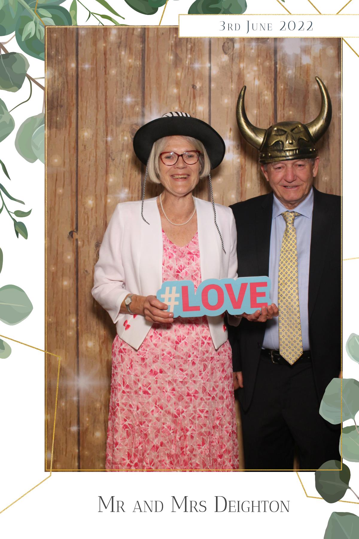 Mr & Mrs Deighton | View more photos from the event at gallery.magicimages.uk/u/MagicImages/Mr-Mrs-Deighton