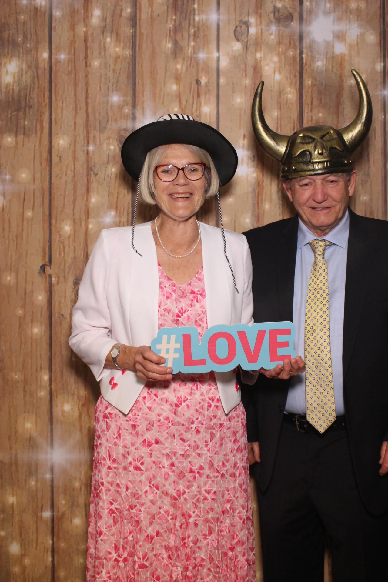 Mr & Mrs Deighton | View more photos from the event at gallery.magicimages.uk/u/MagicImages/Mr-Mrs-Deighton