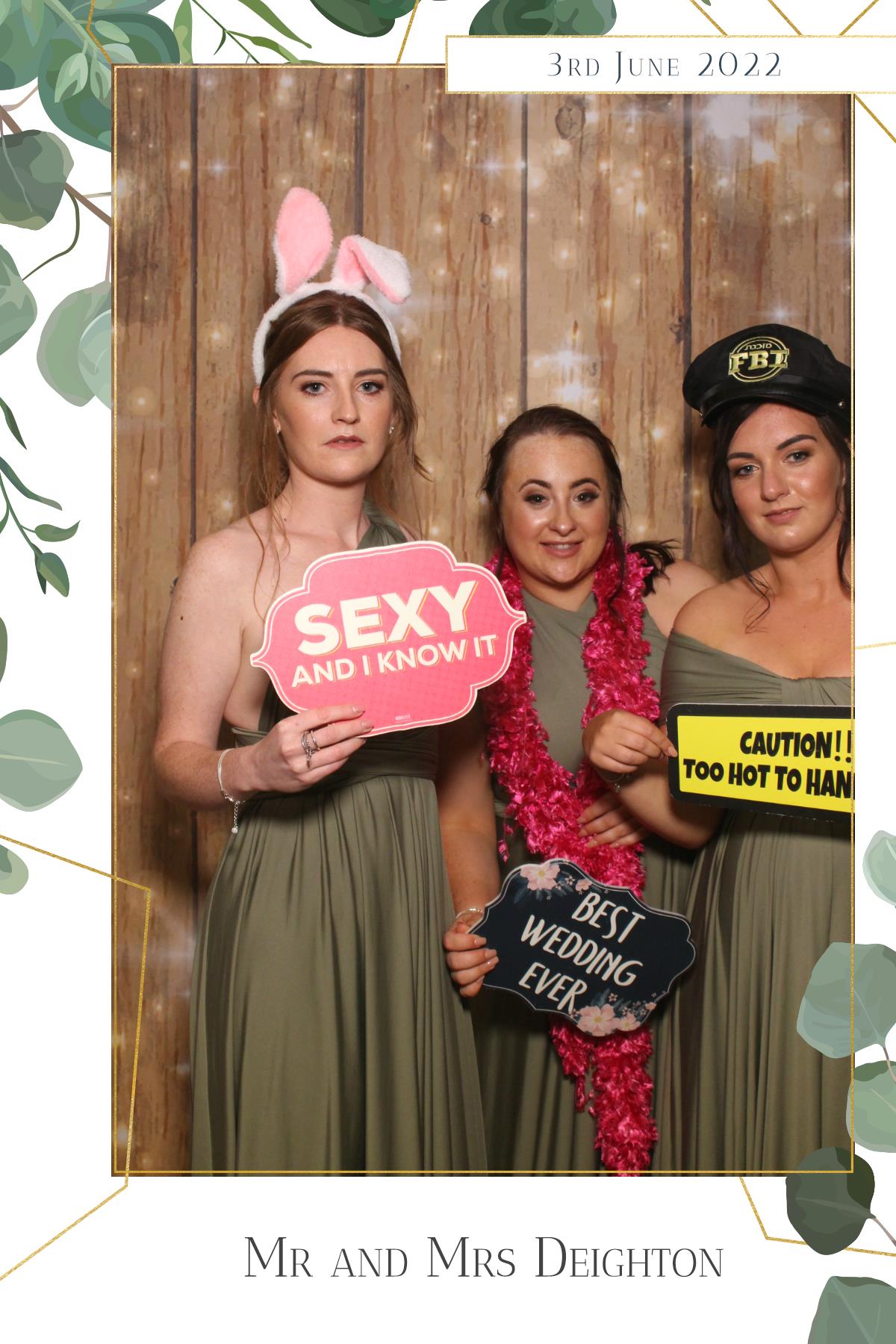 Mr & Mrs Deighton | View more photos from the event at gallery.magicimages.uk/u/MagicImages/Mr-Mrs-Deighton