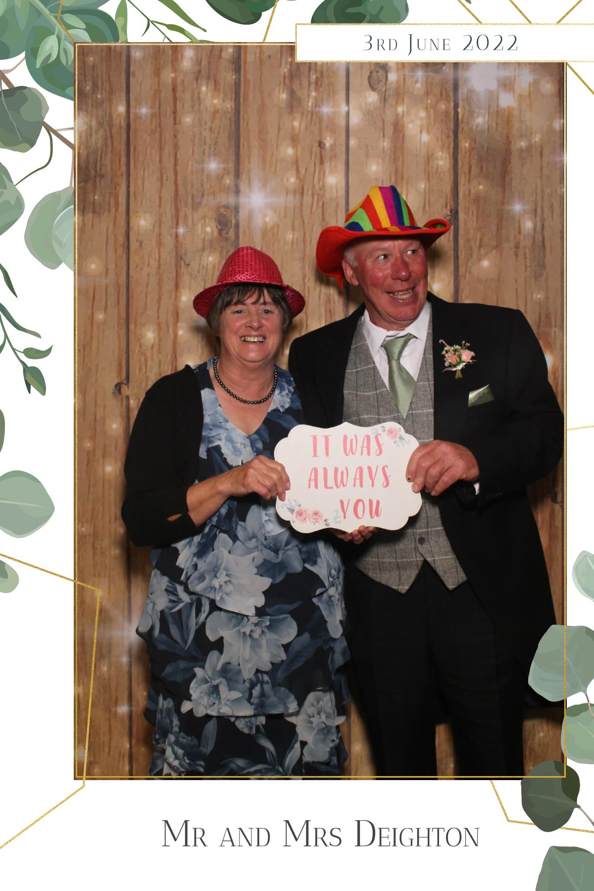 Mr & Mrs Deighton | View more photos from the event at gallery.magicimages.uk/u/MagicImages/Mr-Mrs-Deighton
