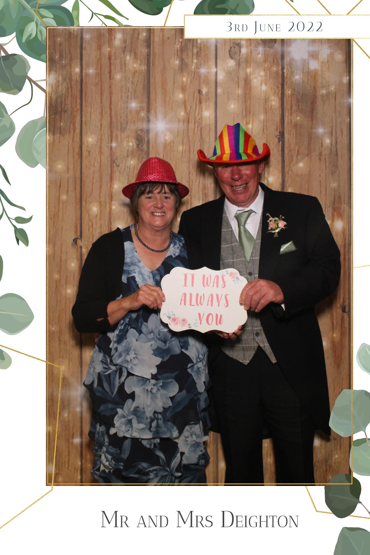 Mr & Mrs Deighton | View more photos from the event at gallery.magicimages.uk/u/MagicImages/Mr-Mrs-Deighton