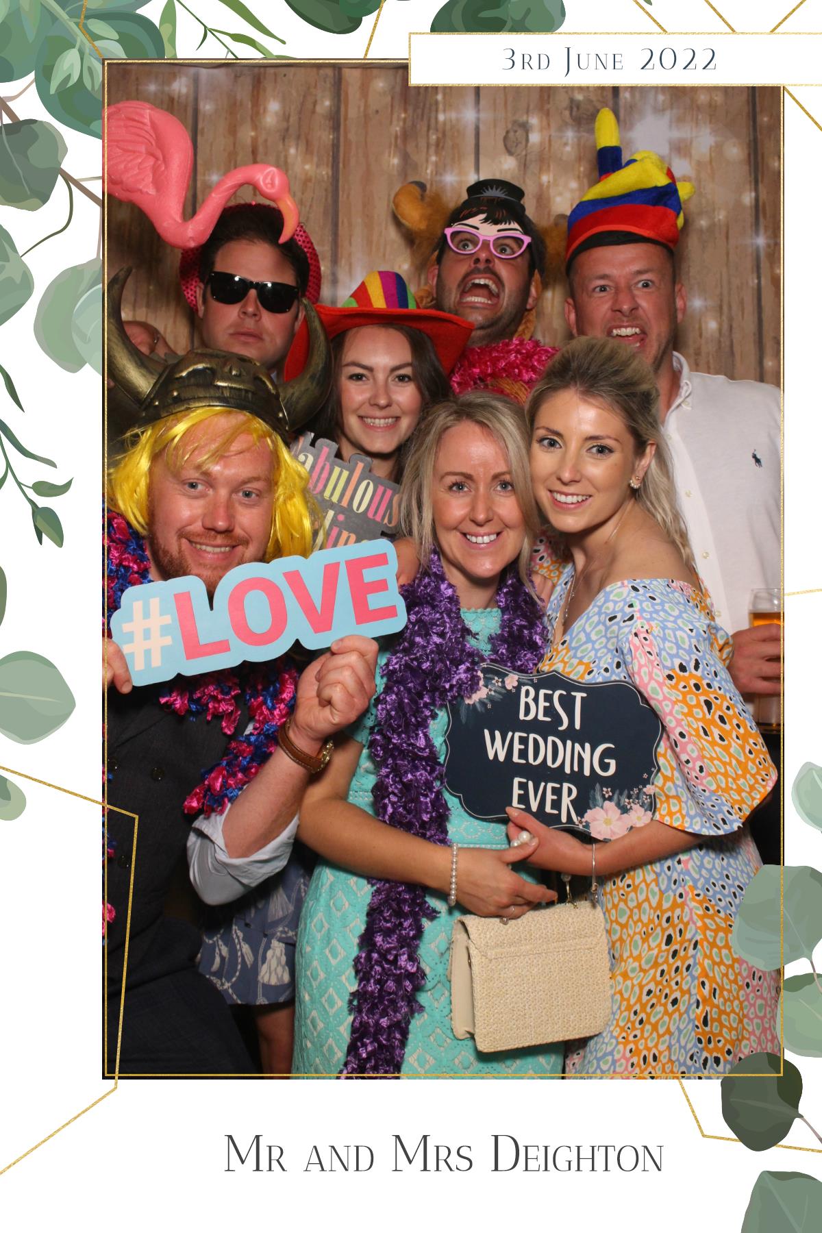 Mr & Mrs Deighton | View more photos from the event at gallery.magicimages.uk/u/MagicImages/Mr-Mrs-Deighton