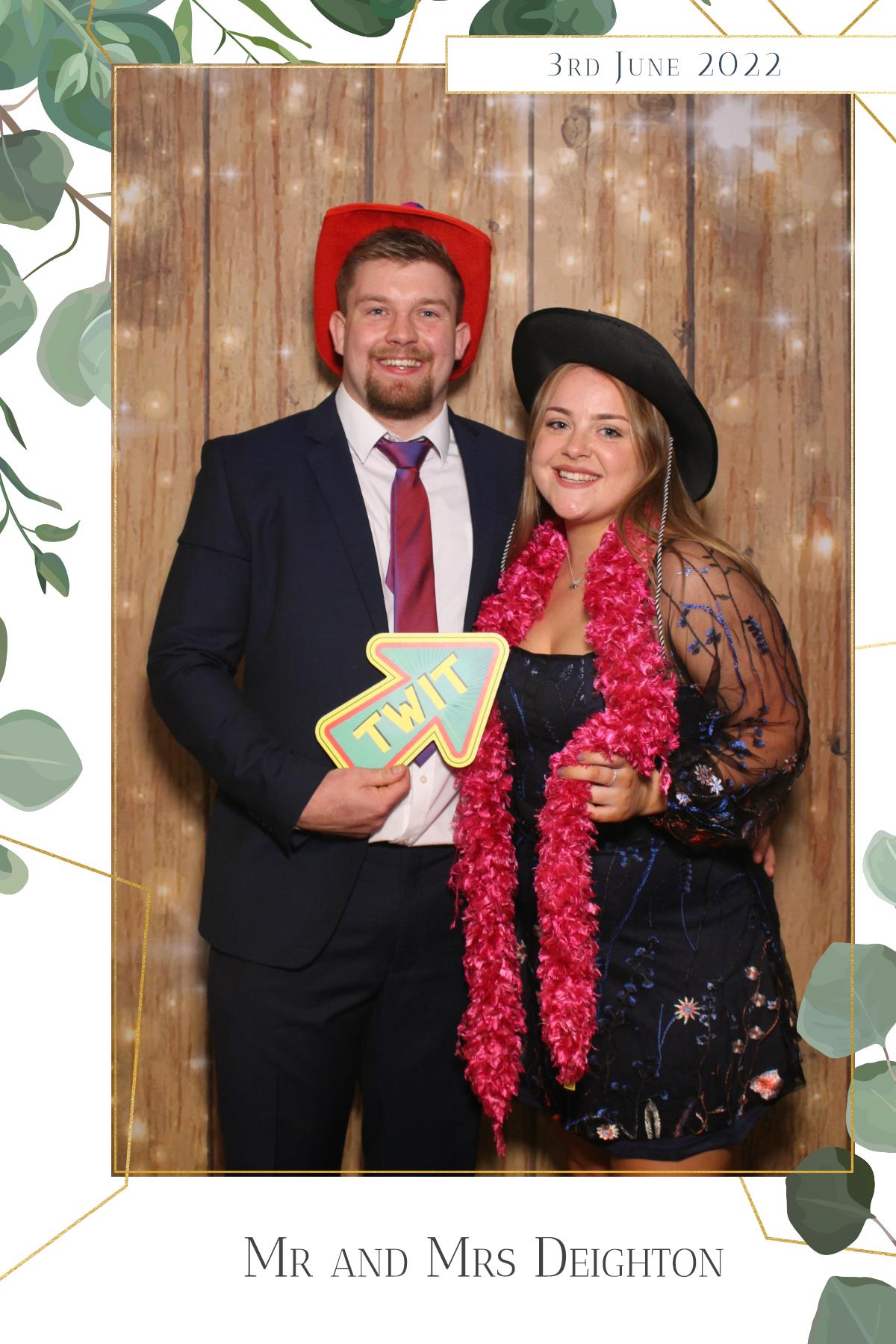 Mr & Mrs Deighton | View more photos from the event at gallery.magicimages.uk/u/MagicImages/Mr-Mrs-Deighton