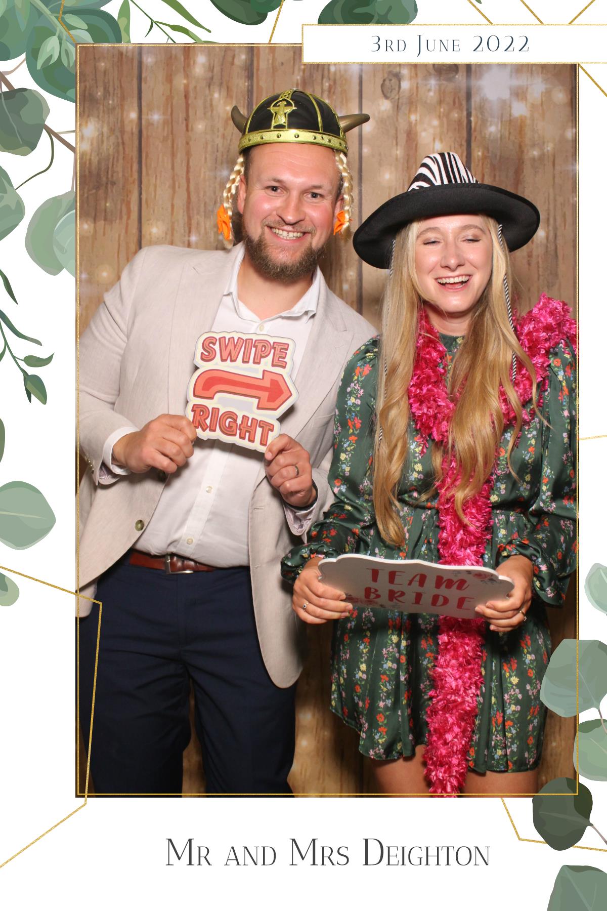 Mr & Mrs Deighton | View more photos from the event at gallery.magicimages.uk/u/MagicImages/Mr-Mrs-Deighton