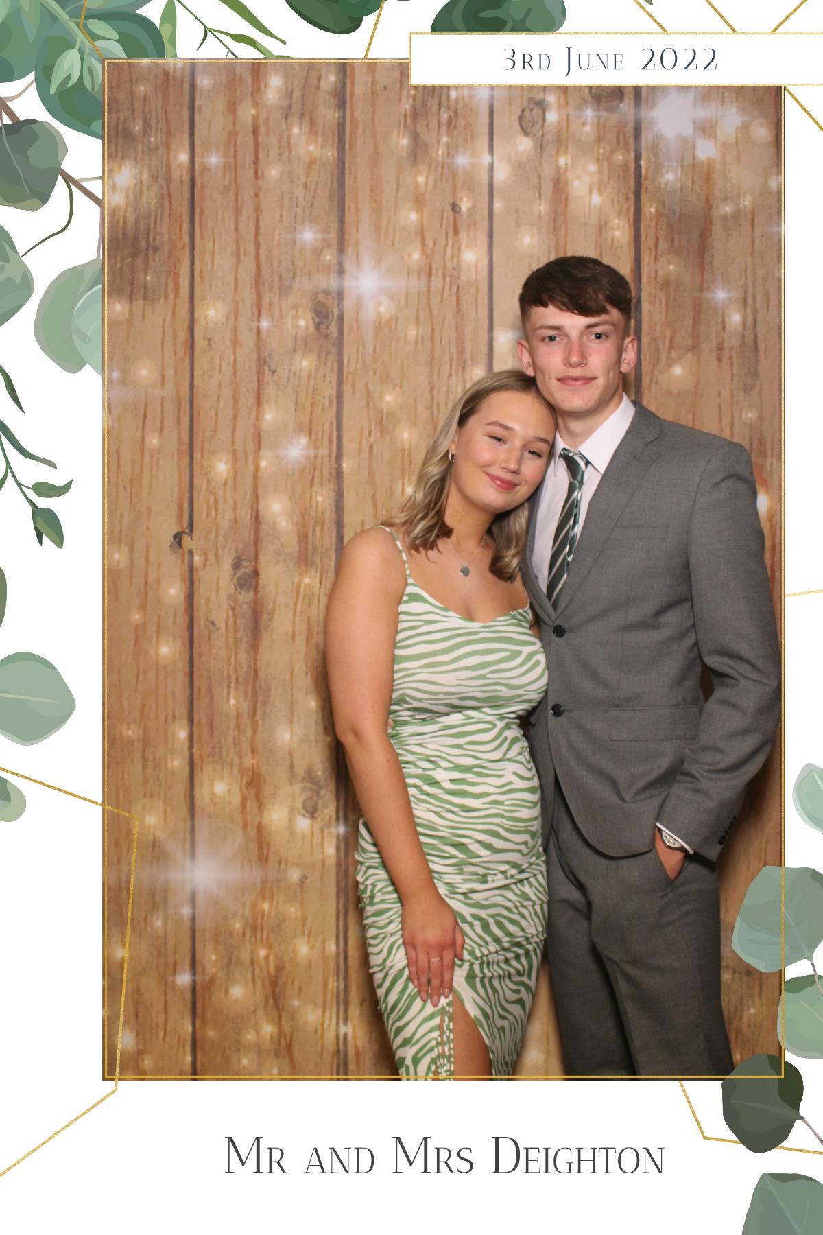 Mr & Mrs Deighton | View more photos from the event at gallery.magicimages.uk/u/MagicImages/Mr-Mrs-Deighton