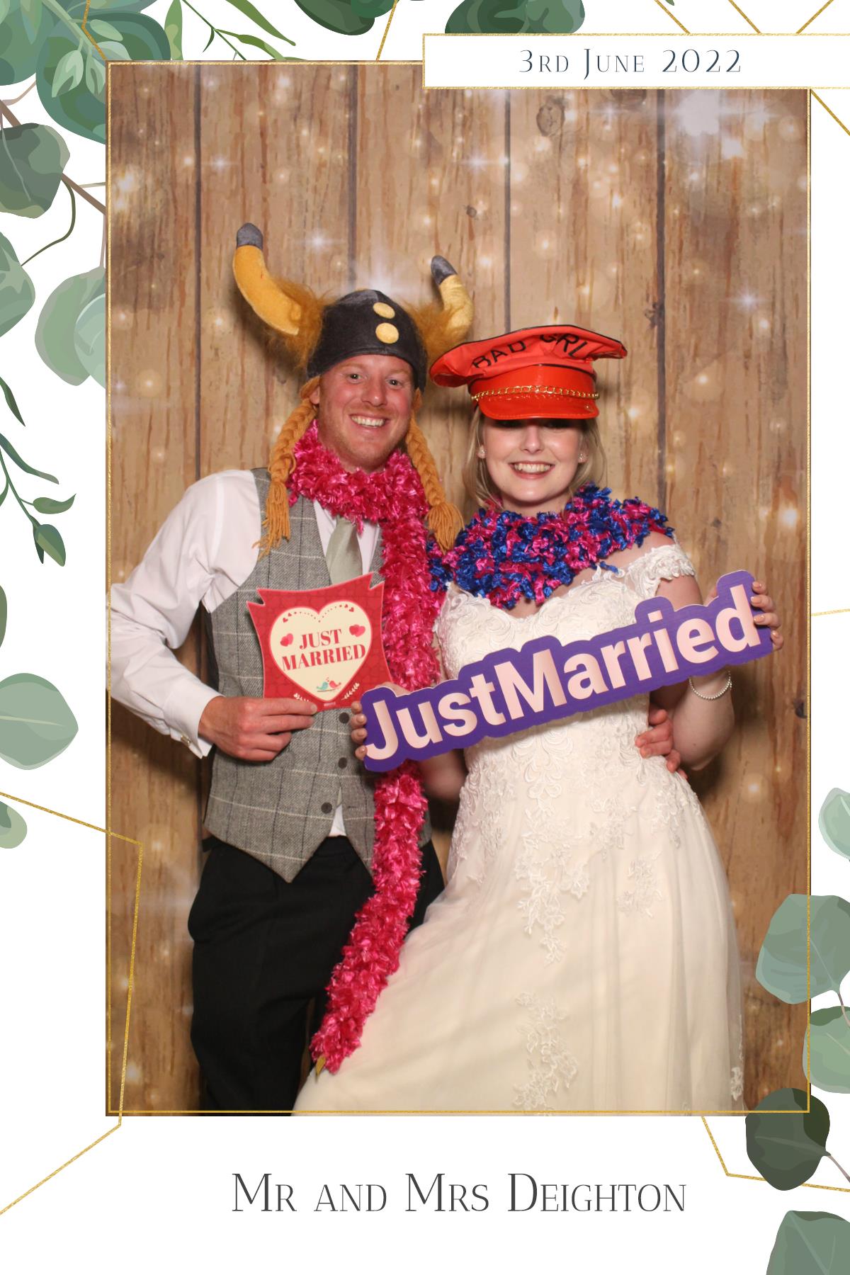 Mr & Mrs Deighton | View more photos from the event at gallery.magicimages.uk/u/MagicImages/Mr-Mrs-Deighton