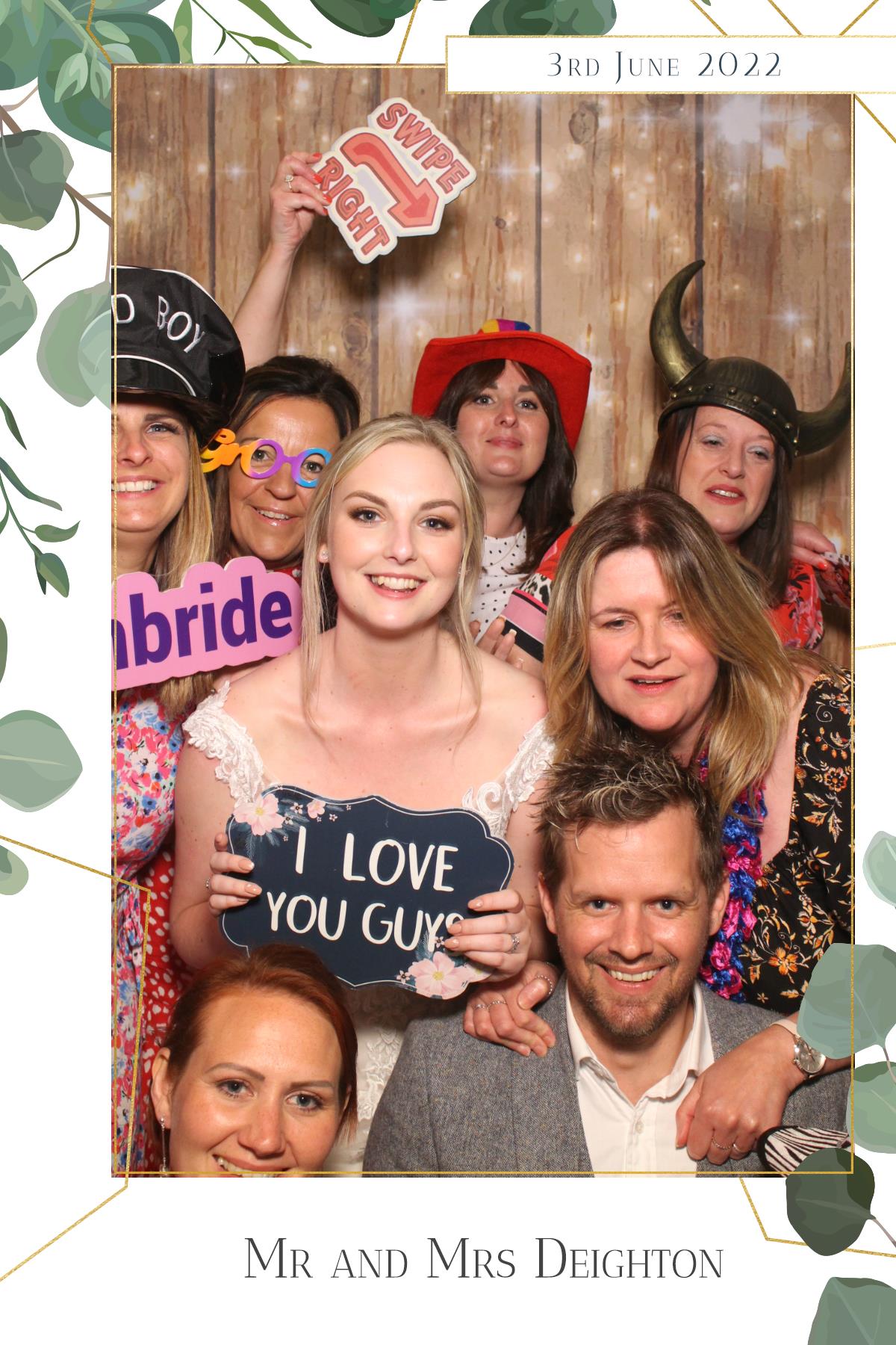 Mr & Mrs Deighton | View more photos from the event at gallery.magicimages.uk/u/MagicImages/Mr-Mrs-Deighton