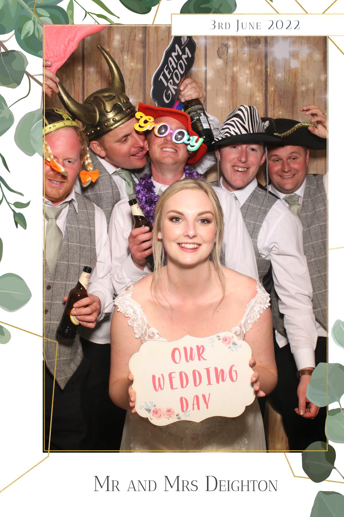 Mr & Mrs Deighton | View more photos from the event at gallery.magicimages.uk/u/MagicImages/Mr-Mrs-Deighton