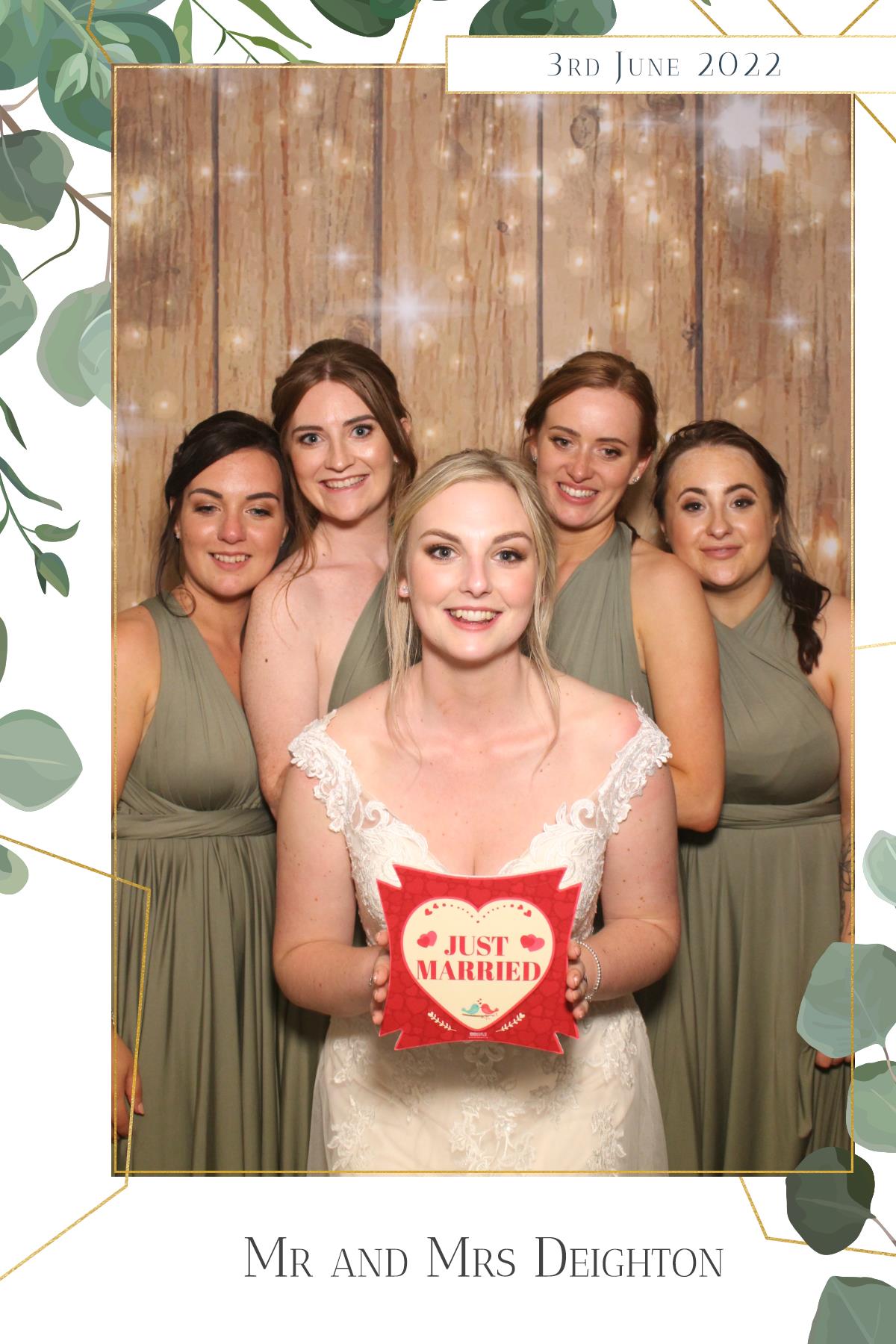 Mr & Mrs Deighton | View more photos from the event at gallery.magicimages.uk/u/MagicImages/Mr-Mrs-Deighton