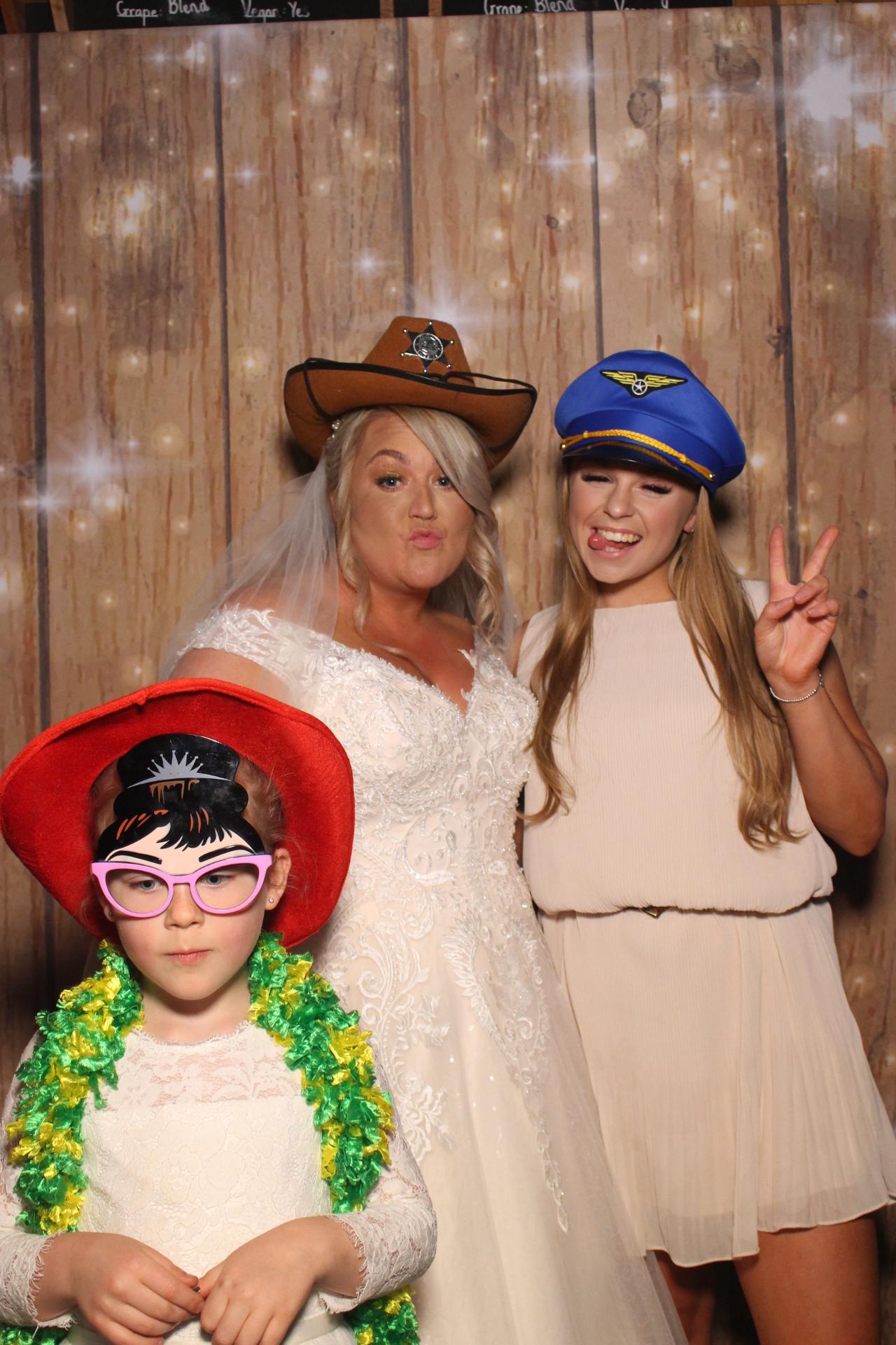 Mr & Mrs Fairbank  | View more photos from the event at gallery.magicimages.uk/u/MagicImages/Mr-Mrs-Fairbank-0
