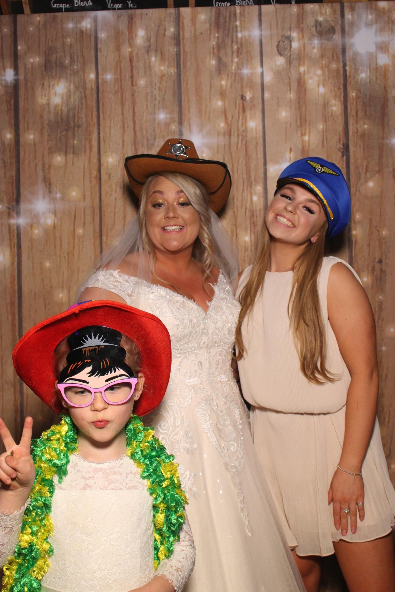 Mr & Mrs Fairbank  | View more photos from the event at gallery.magicimages.uk/u/MagicImages/Mr-Mrs-Fairbank-0