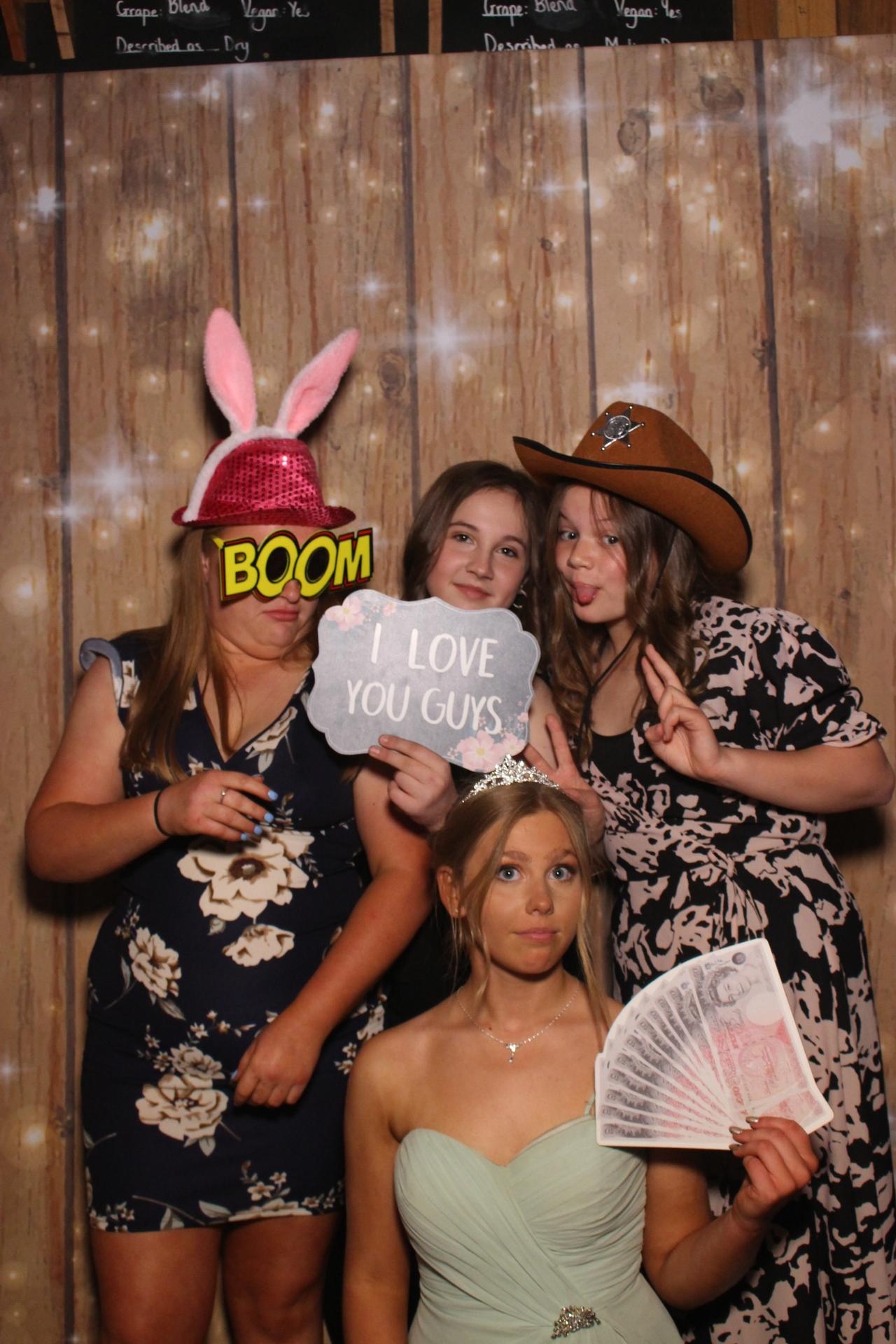 Mr & Mrs Fairbank  | View more photos from the event at gallery.magicimages.uk/u/MagicImages/Mr-Mrs-Fairbank-0