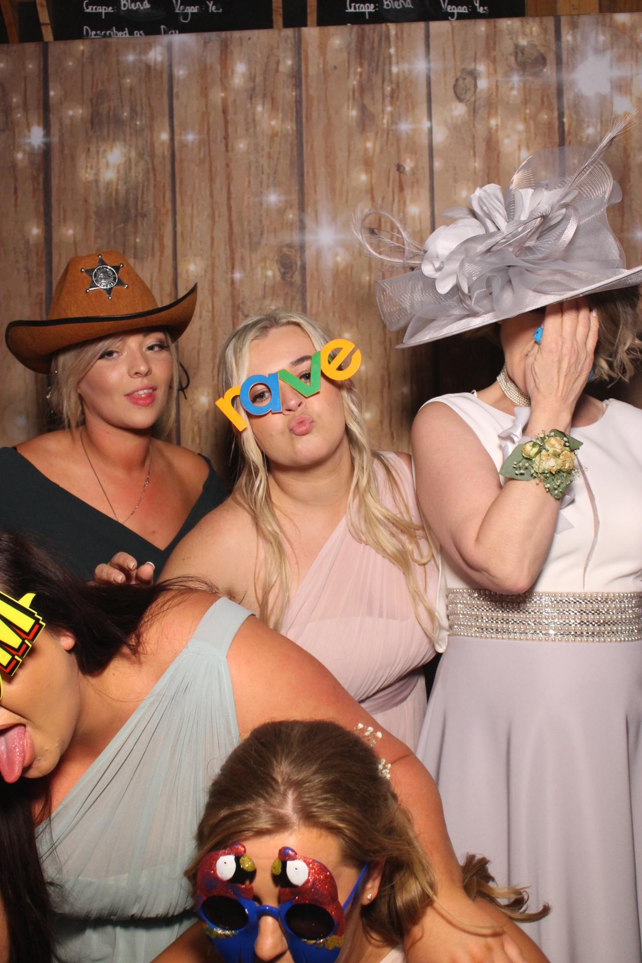 Mr & Mrs Fairbank  | View more photos from the event at gallery.magicimages.uk/u/MagicImages/Mr-Mrs-Fairbank-0