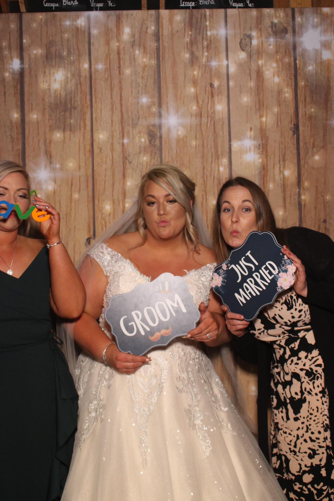 Mr & Mrs Fairbank  | View more photos from the event at gallery.magicimages.uk/u/MagicImages/Mr-Mrs-Fairbank-0