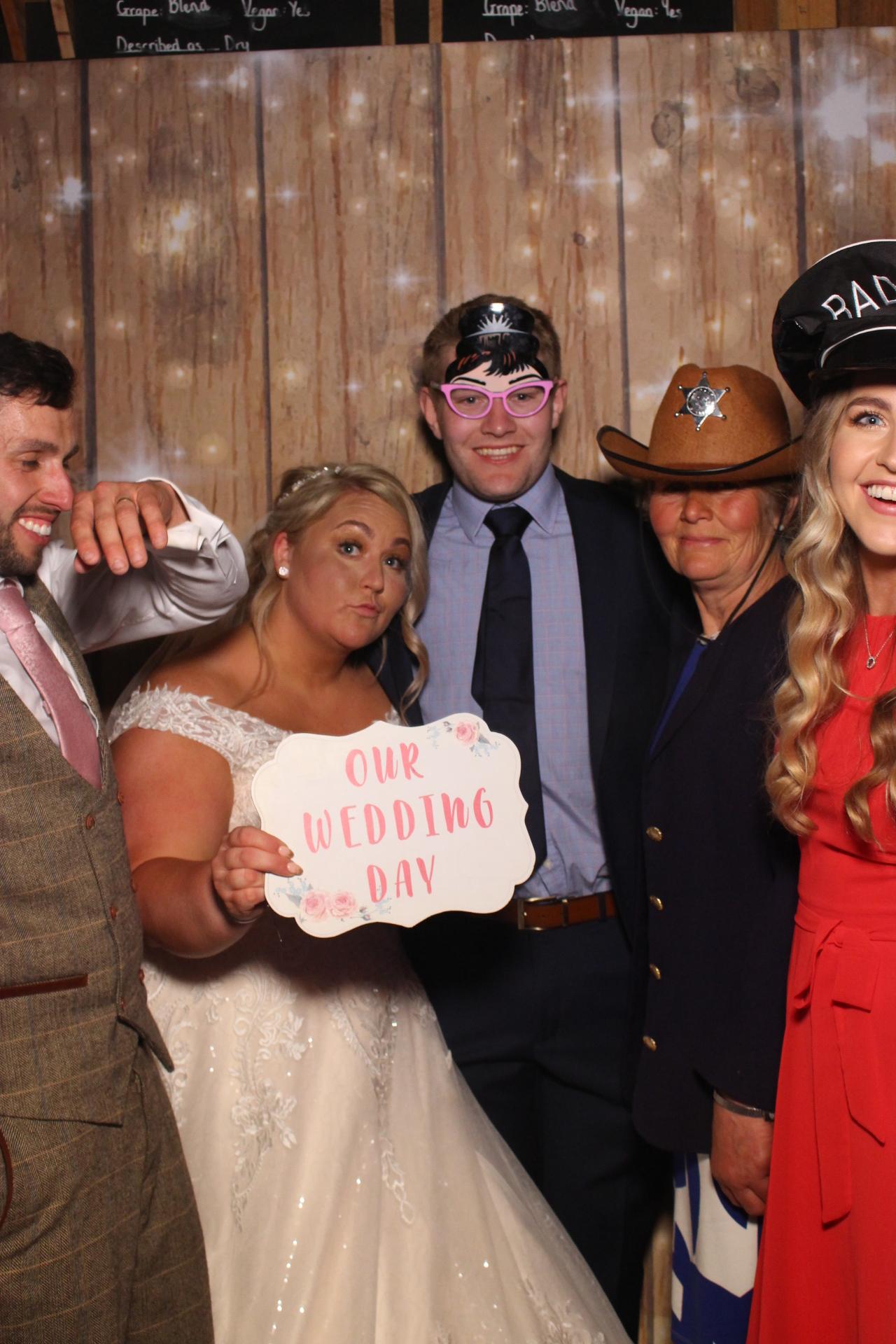 Mr & Mrs Fairbank  | View more photos from the event at gallery.magicimages.uk/u/MagicImages/Mr-Mrs-Fairbank-0