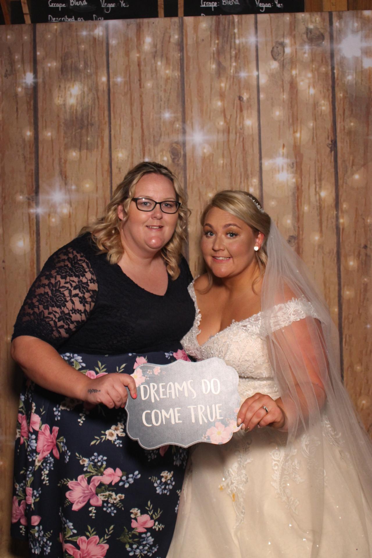 Mr & Mrs Fairbank  | View more photos from the event at gallery.magicimages.uk/u/MagicImages/Mr-Mrs-Fairbank-0