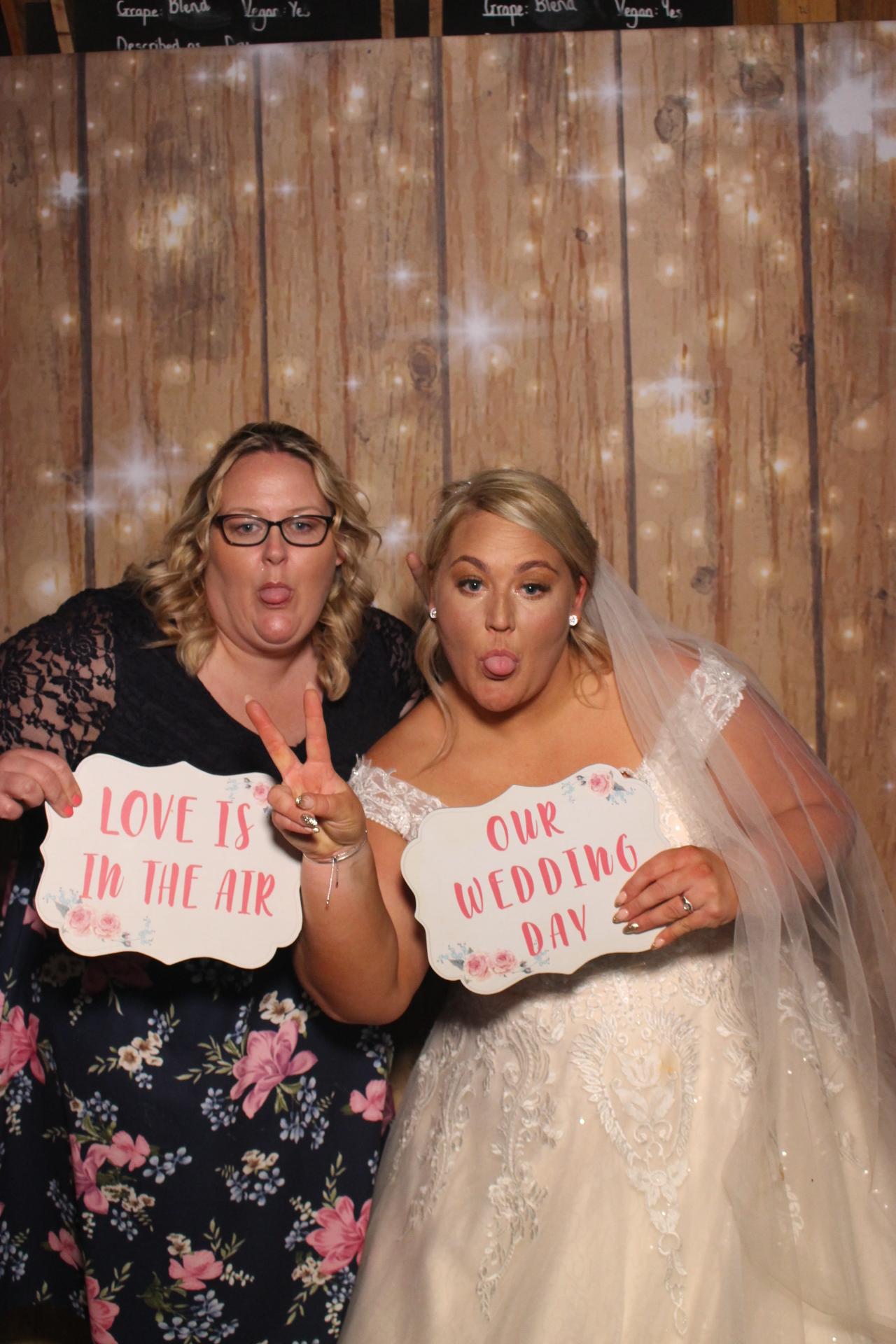 Mr & Mrs Fairbank  | View more photos from the event at gallery.magicimages.uk/u/MagicImages/Mr-Mrs-Fairbank-0