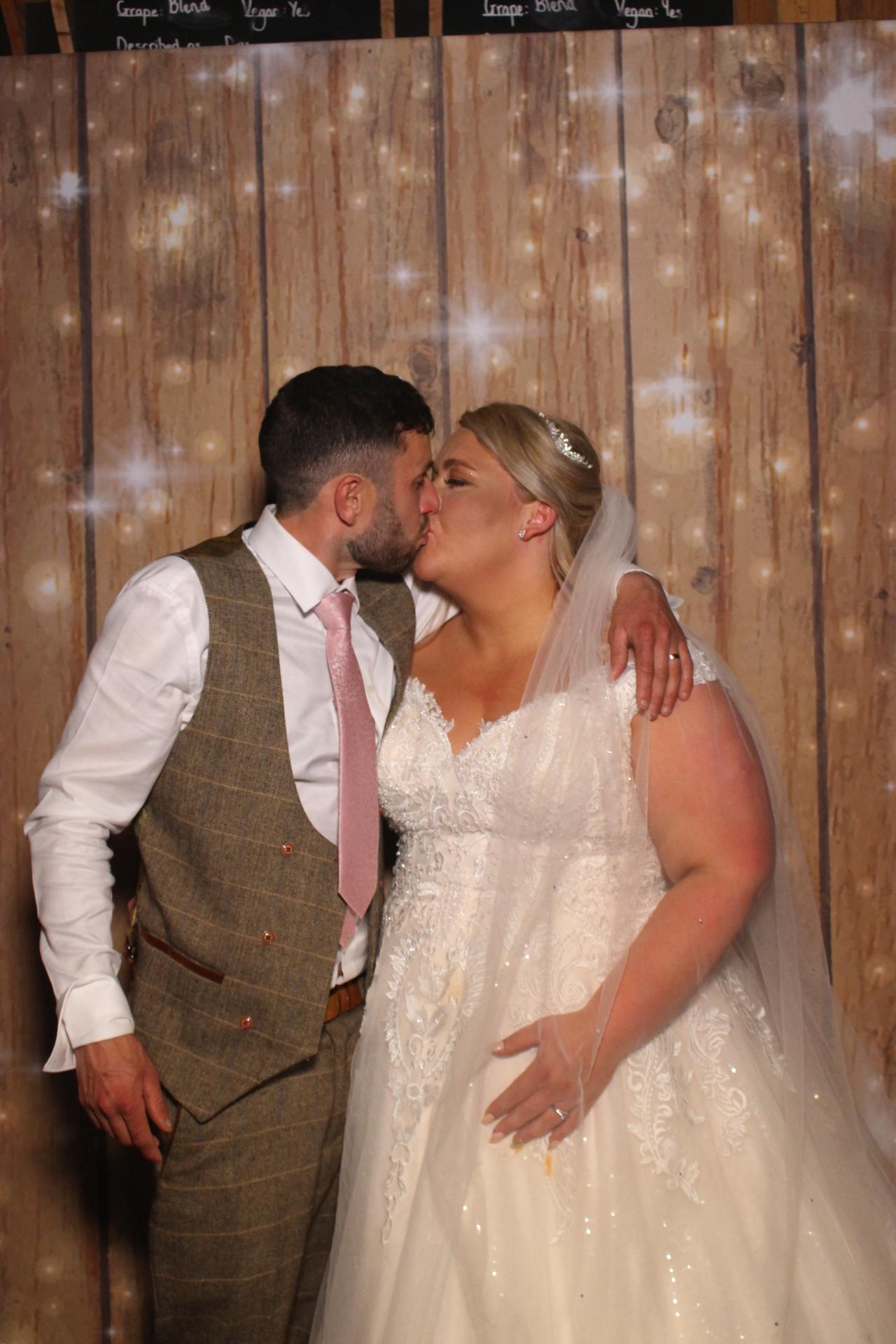 Mr & Mrs Fairbank  | View more photos from the event at gallery.magicimages.uk/u/MagicImages/Mr-Mrs-Fairbank-0