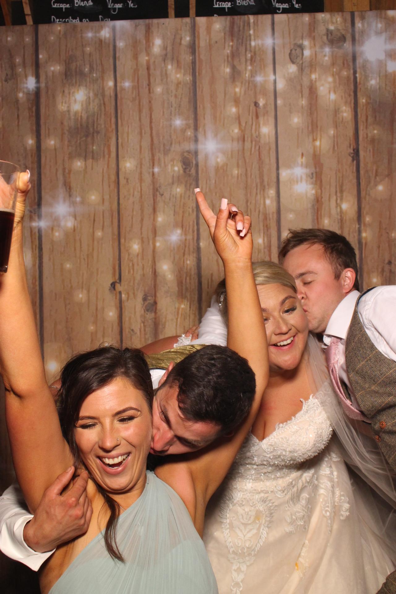 Mr & Mrs Fairbank  | View more photos from the event at gallery.magicimages.uk/u/MagicImages/Mr-Mrs-Fairbank-0