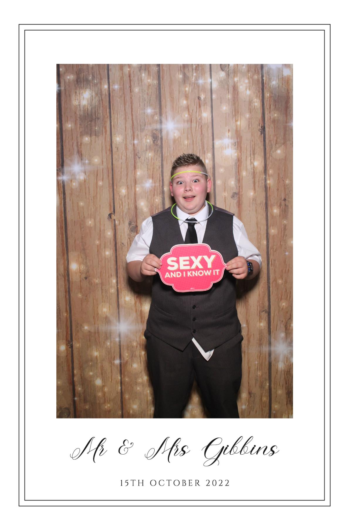 Mr & Mrs Gibbins  | View more photos from the event at gallery.magicimages.uk/u/MagicImages/Mr-Mrs-Gibbins