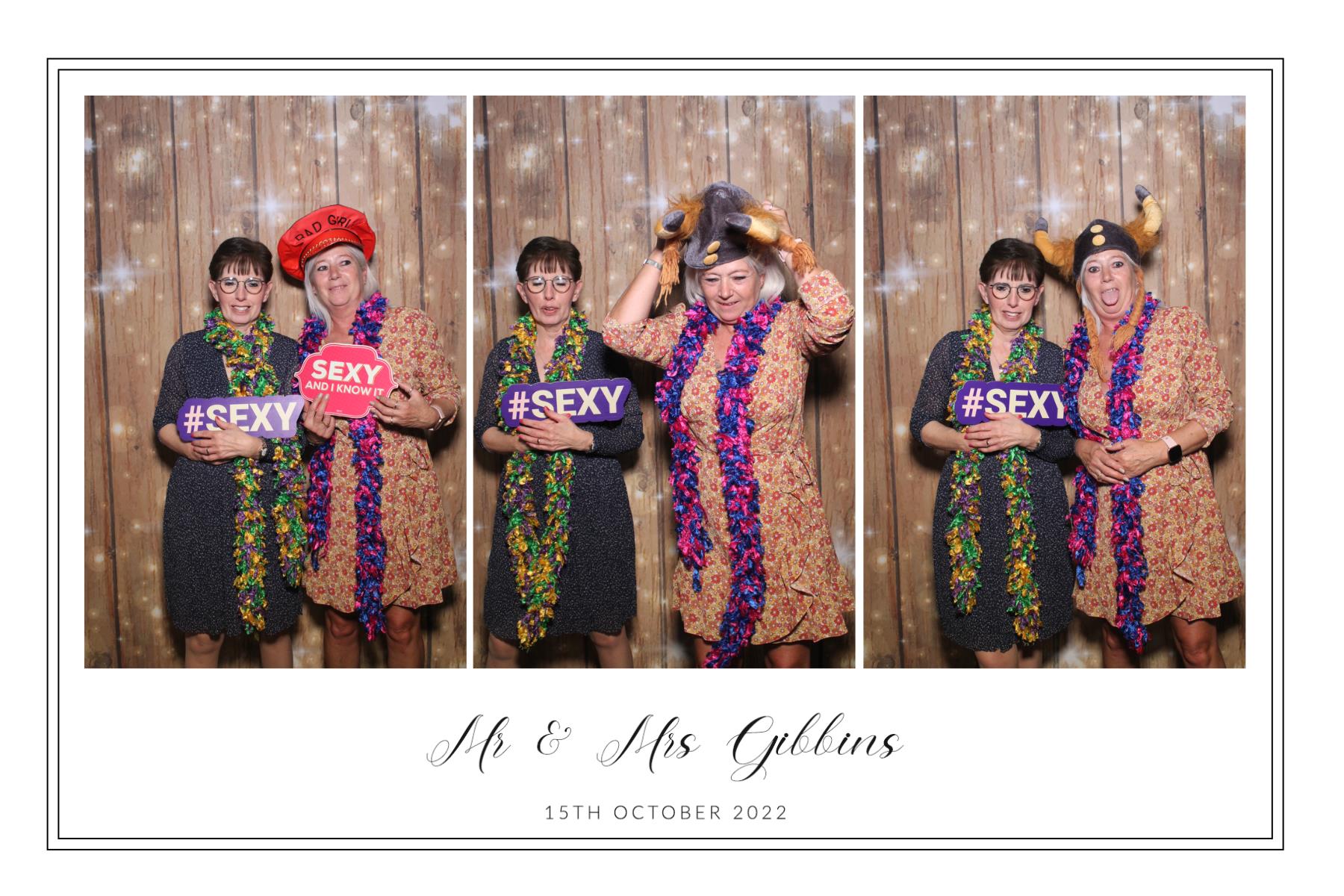 Mr & Mrs Gibbins  | View more photos from the event at gallery.magicimages.uk/u/MagicImages/Mr-Mrs-Gibbins