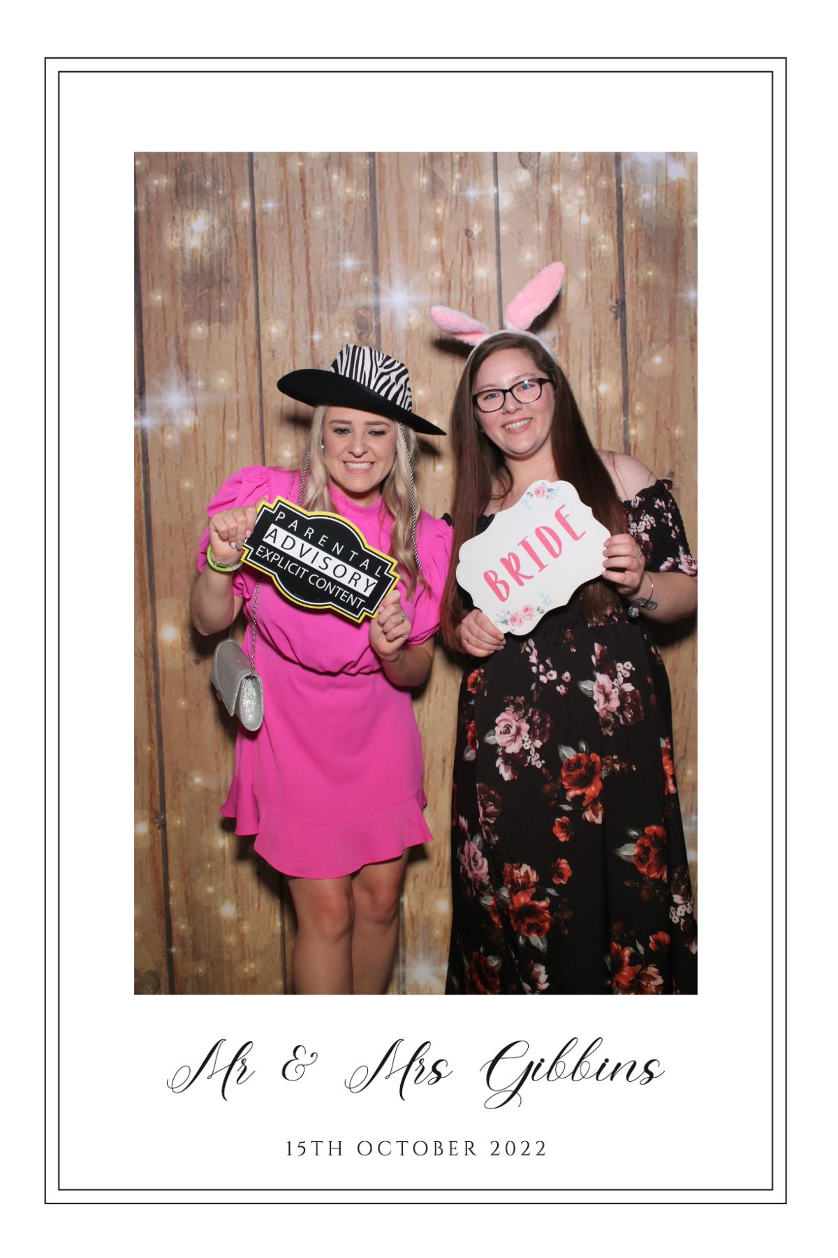 Mr & Mrs Gibbins  | View more photos from the event at gallery.magicimages.uk/u/MagicImages/Mr-Mrs-Gibbins