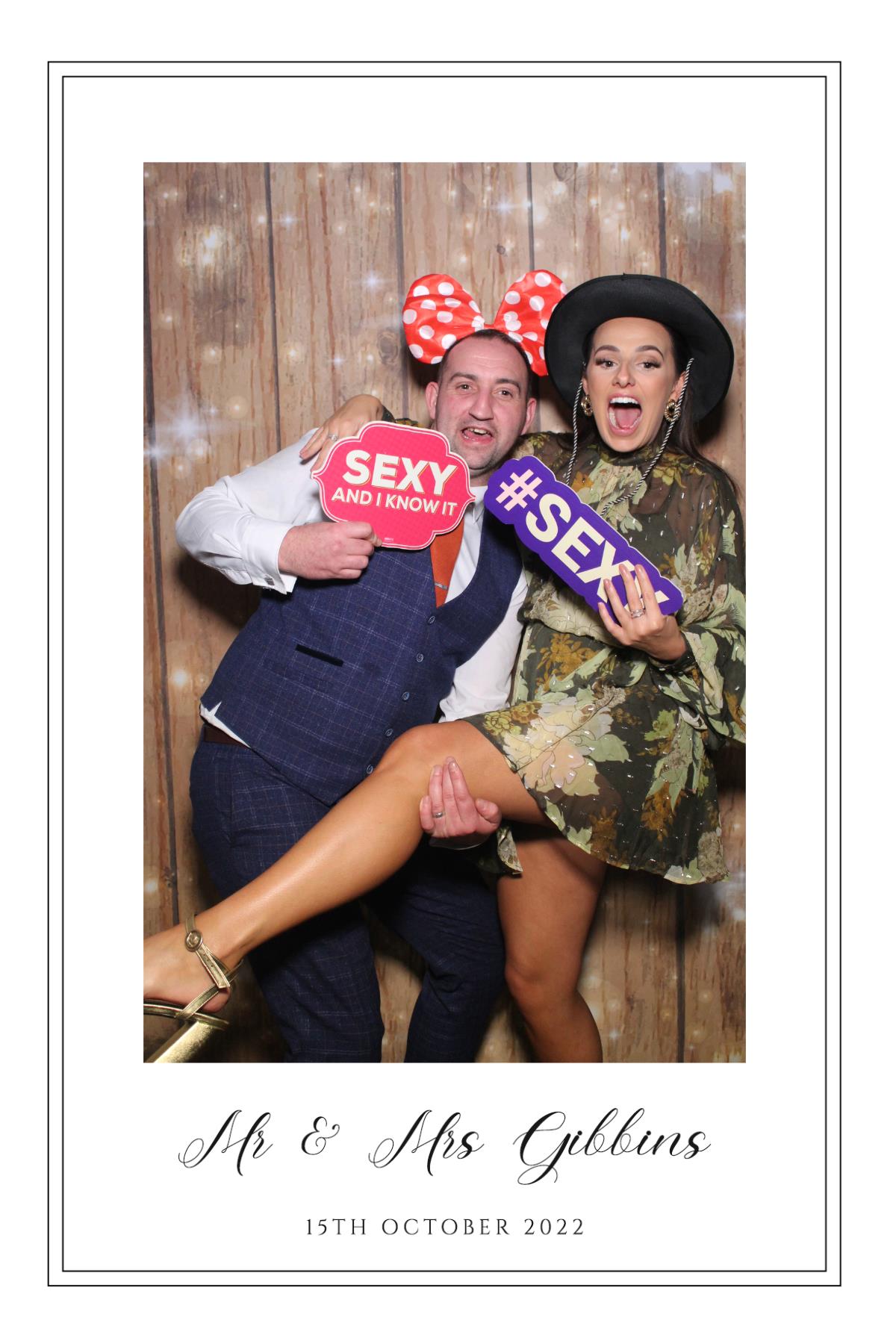 Mr & Mrs Gibbins  | View more photos from the event at gallery.magicimages.uk/u/MagicImages/Mr-Mrs-Gibbins