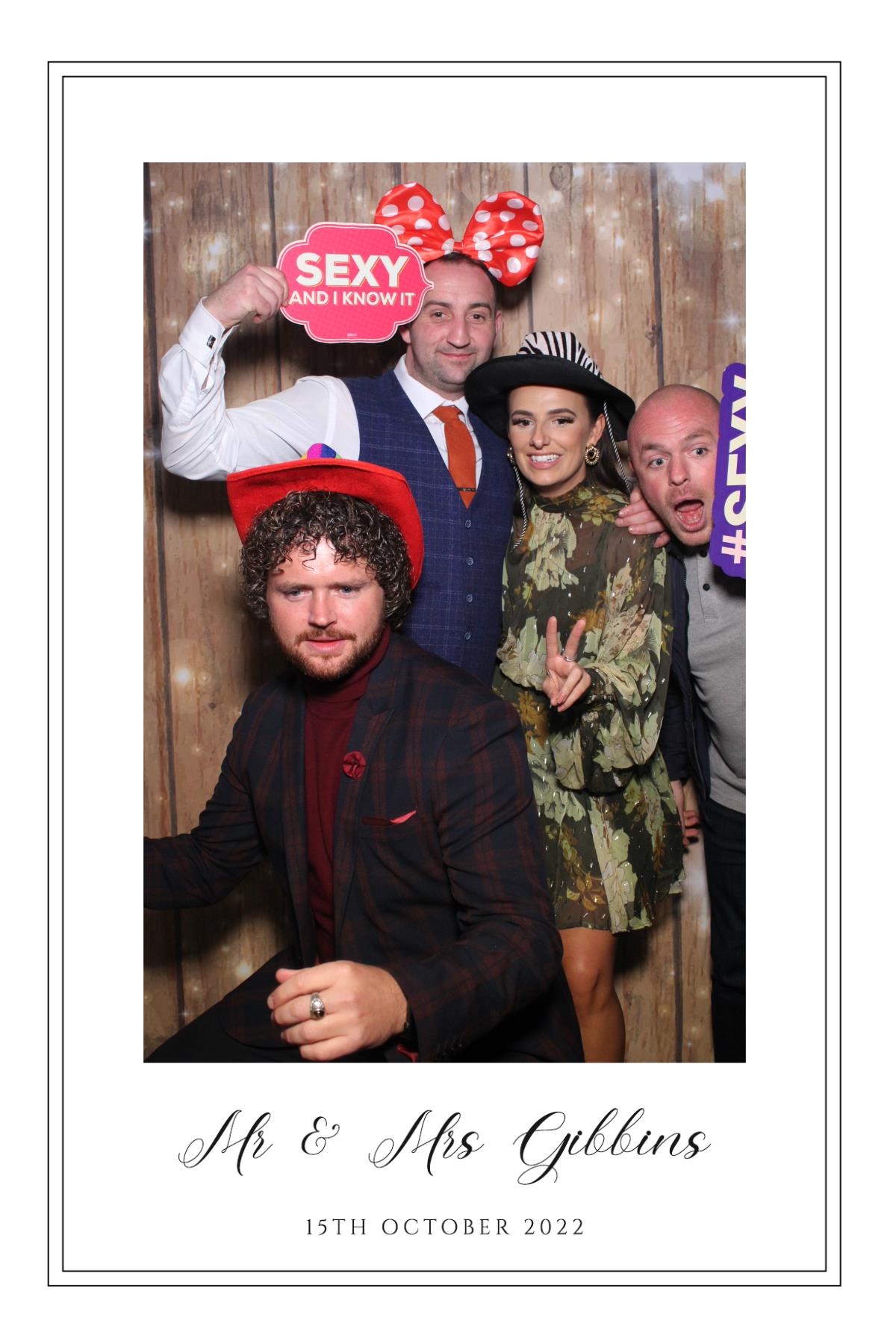 Mr & Mrs Gibbins  | View more photos from the event at gallery.magicimages.uk/u/MagicImages/Mr-Mrs-Gibbins
