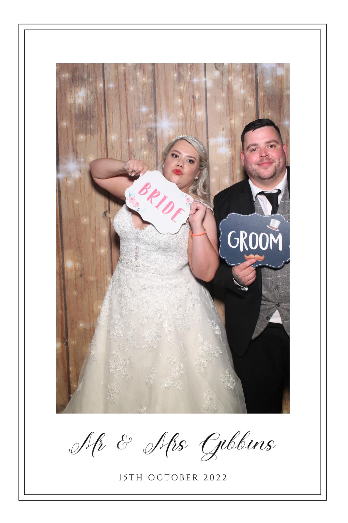Mr & Mrs Gibbins  | View more photos from the event at gallery.magicimages.uk/u/MagicImages/Mr-Mrs-Gibbins