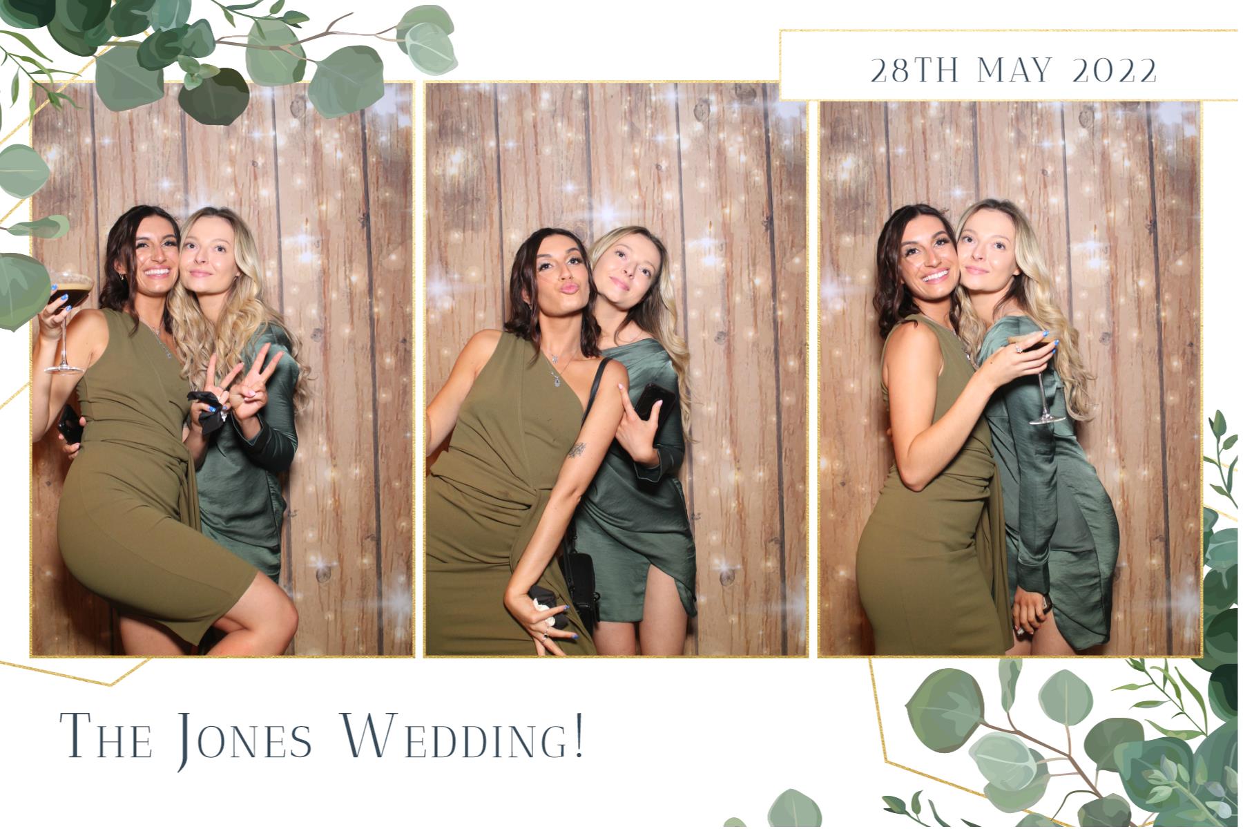 Mr & Mrs Jones  | View more photos from the event at gallery.magicimages.uk/u/MagicImages/Mr-Mrs-Jones