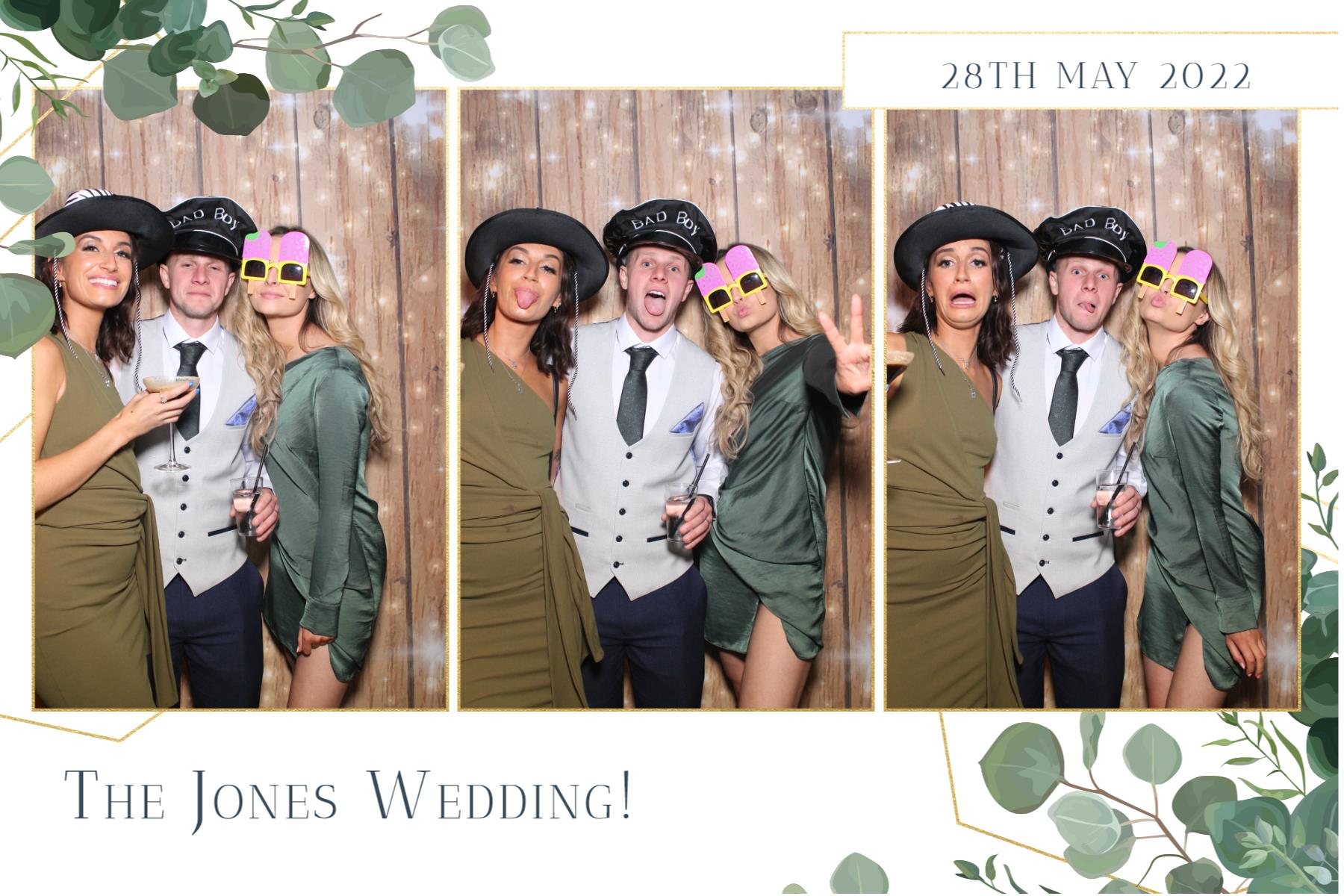 Mr & Mrs Jones  | View more photos from the event at gallery.magicimages.uk/u/MagicImages/Mr-Mrs-Jones