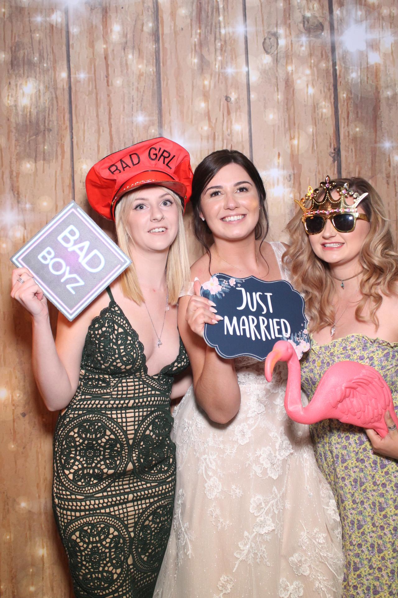 Mr & Mrs Jones  | View more photos from the event at gallery.magicimages.uk/u/MagicImages/Mr-Mrs-Jones