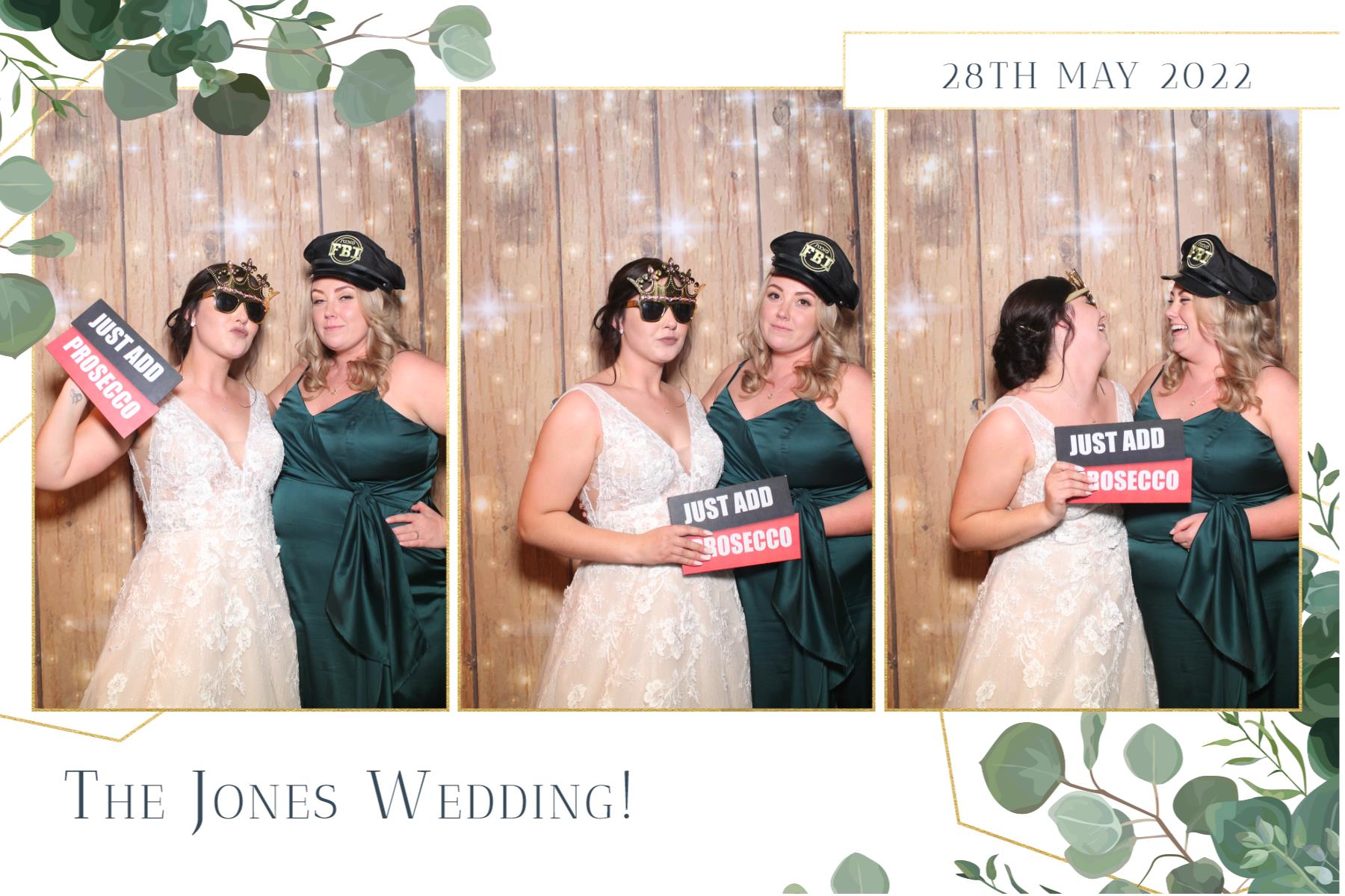 Mr & Mrs Jones  | View more photos from the event at gallery.magicimages.uk/u/MagicImages/Mr-Mrs-Jones