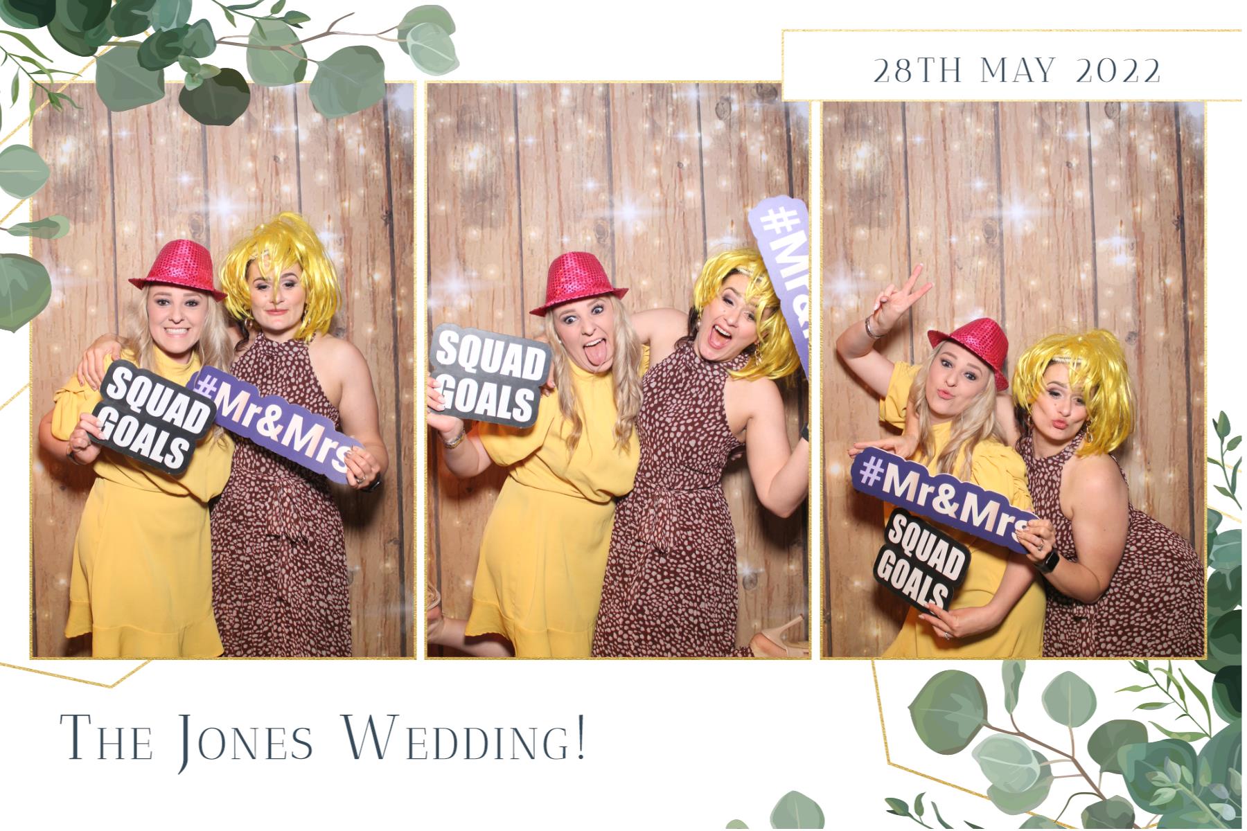 Mr & Mrs Jones  | View more photos from the event at gallery.magicimages.uk/u/MagicImages/Mr-Mrs-Jones