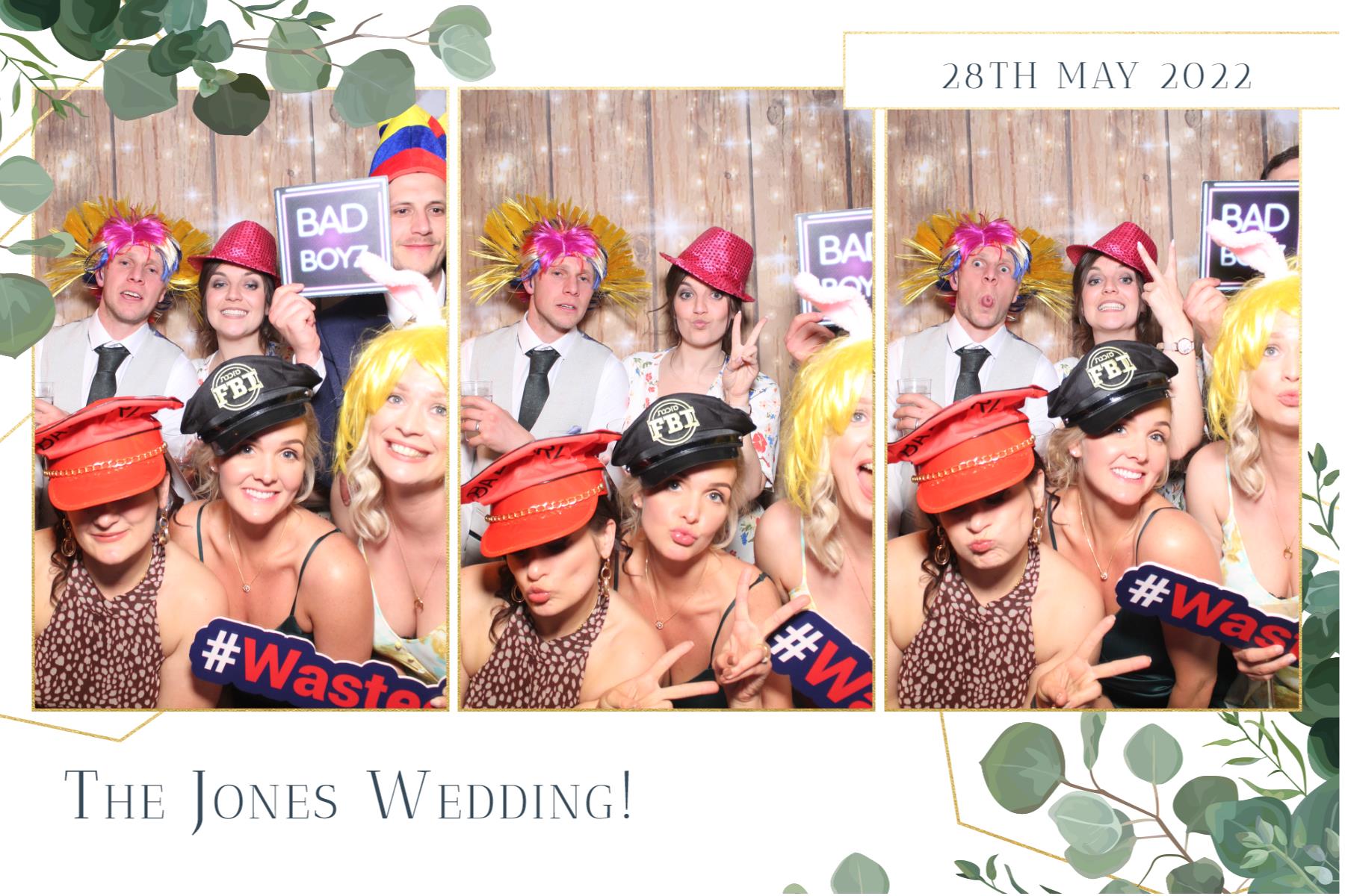 Mr & Mrs Jones  | View more photos from the event at gallery.magicimages.uk/u/MagicImages/Mr-Mrs-Jones