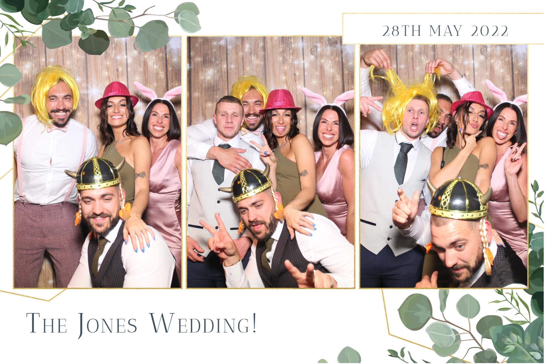 Mr & Mrs Jones  | View more photos from the event at gallery.magicimages.uk/u/MagicImages/Mr-Mrs-Jones
