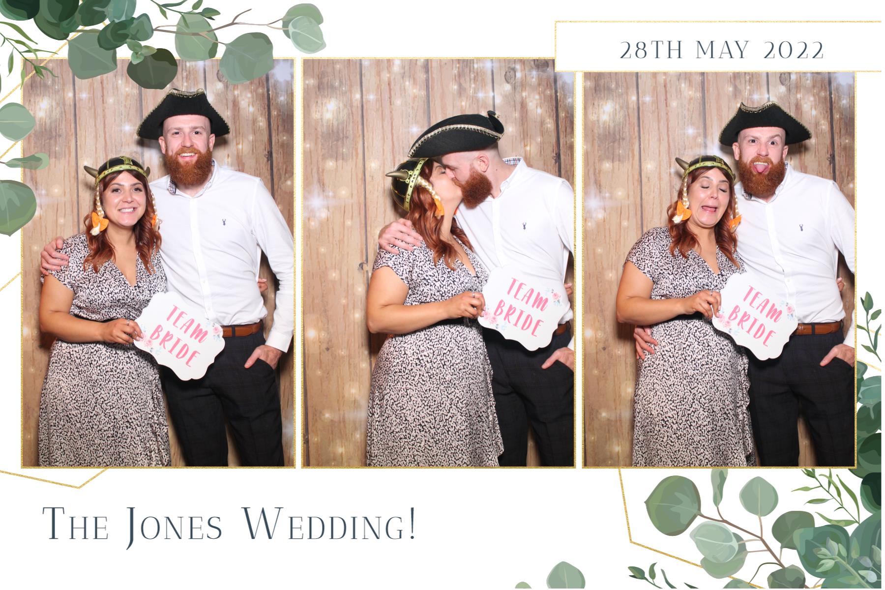 Mr & Mrs Jones  | View more photos from the event at gallery.magicimages.uk/u/MagicImages/Mr-Mrs-Jones