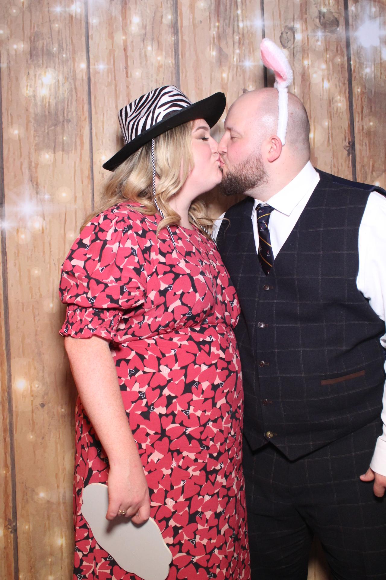 Mr & Mrs Jones  | View more photos from the event at gallery.magicimages.uk/u/MagicImages/Mr-Mrs-Jones