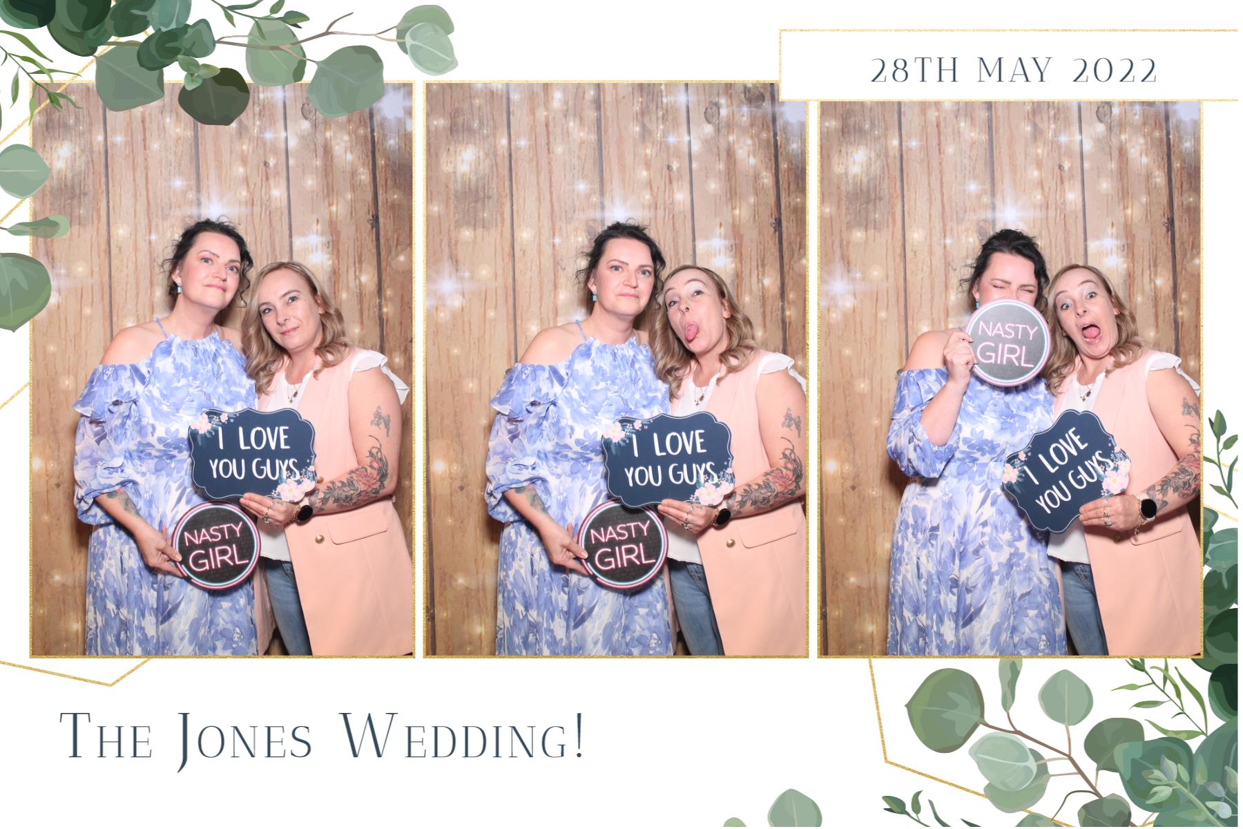 Mr & Mrs Jones  | View more photos from the event at gallery.magicimages.uk/u/MagicImages/Mr-Mrs-Jones