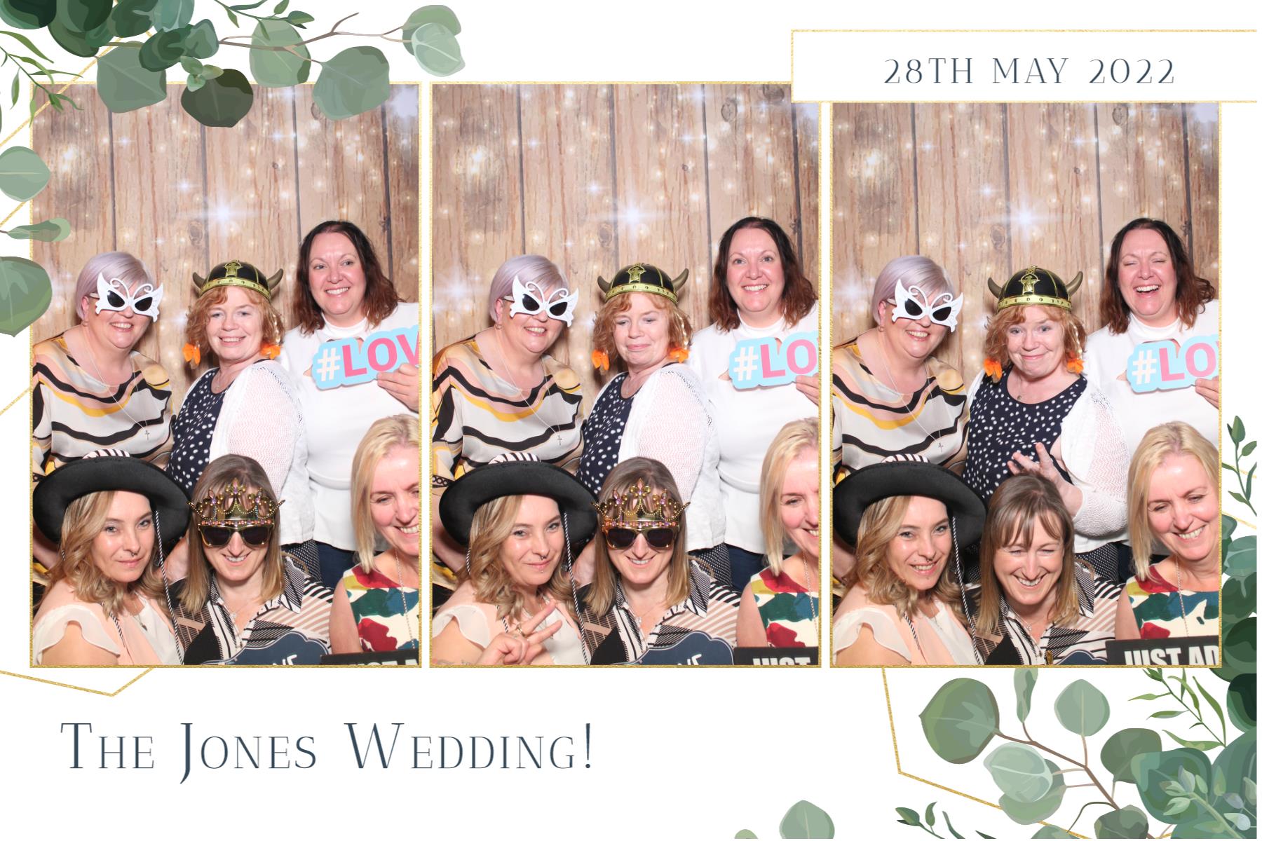 Mr & Mrs Jones  | View more photos from the event at gallery.magicimages.uk/u/MagicImages/Mr-Mrs-Jones
