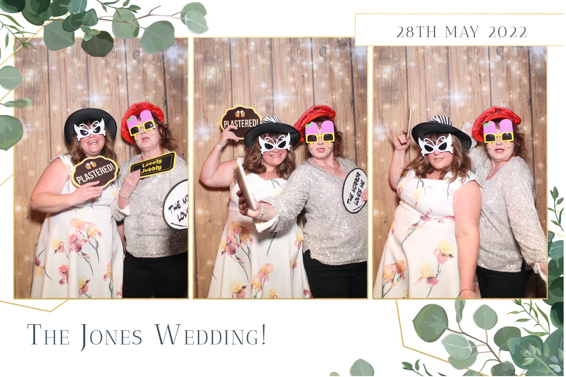Mr & Mrs Jones  | View more photos from the event at gallery.magicimages.uk/u/MagicImages/Mr-Mrs-Jones