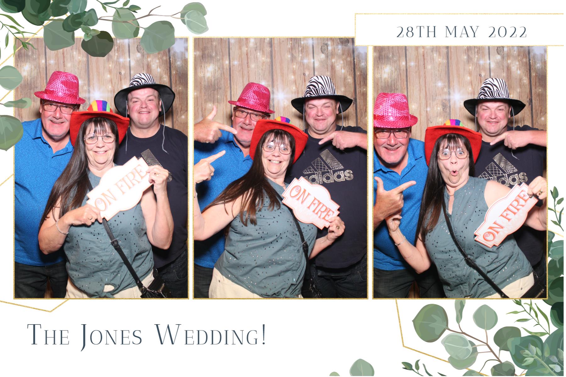 Mr & Mrs Jones  | View more photos from the event at gallery.magicimages.uk/u/MagicImages/Mr-Mrs-Jones