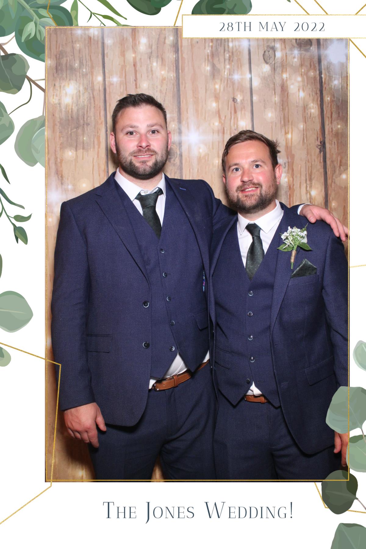 Mr & Mrs Jones  | View more photos from the event at gallery.magicimages.uk/u/MagicImages/Mr-Mrs-Jones