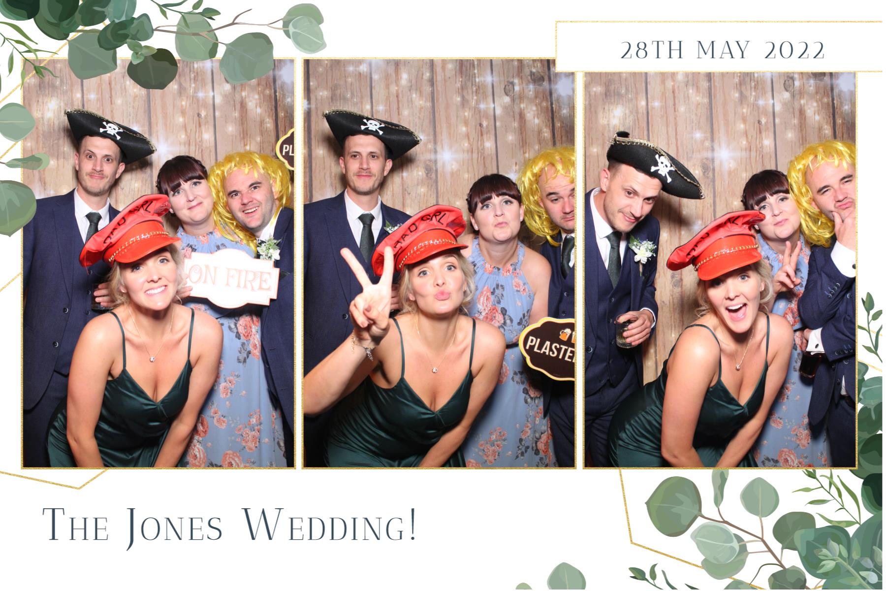 Mr & Mrs Jones  | View more photos from the event at gallery.magicimages.uk/u/MagicImages/Mr-Mrs-Jones