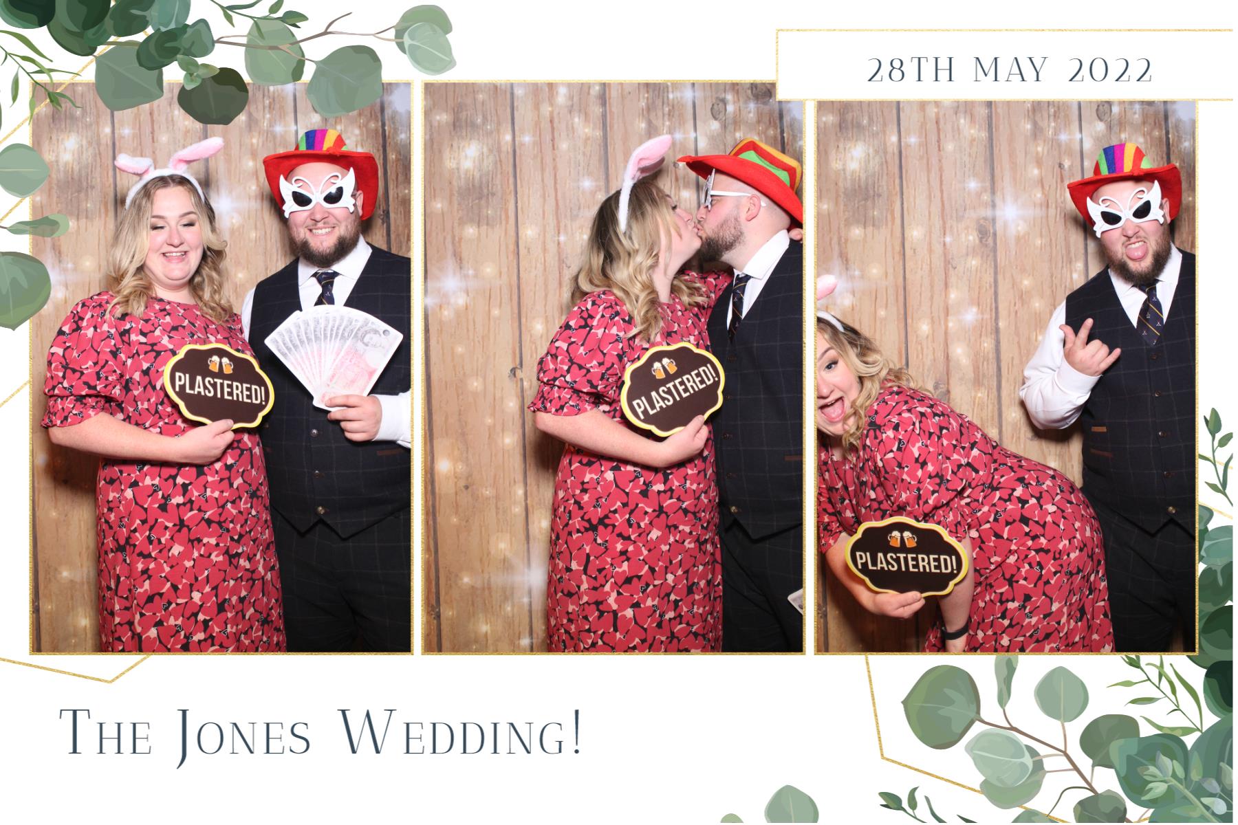 Mr & Mrs Jones  | View more photos from the event at gallery.magicimages.uk/u/MagicImages/Mr-Mrs-Jones